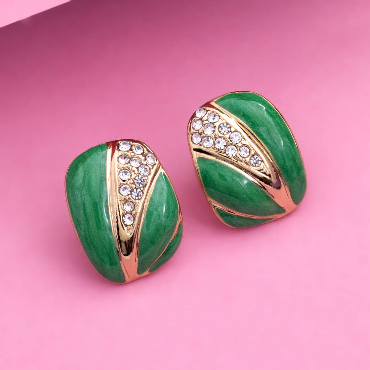     			Estele Green Stud Earrings ( Pack of 1 )