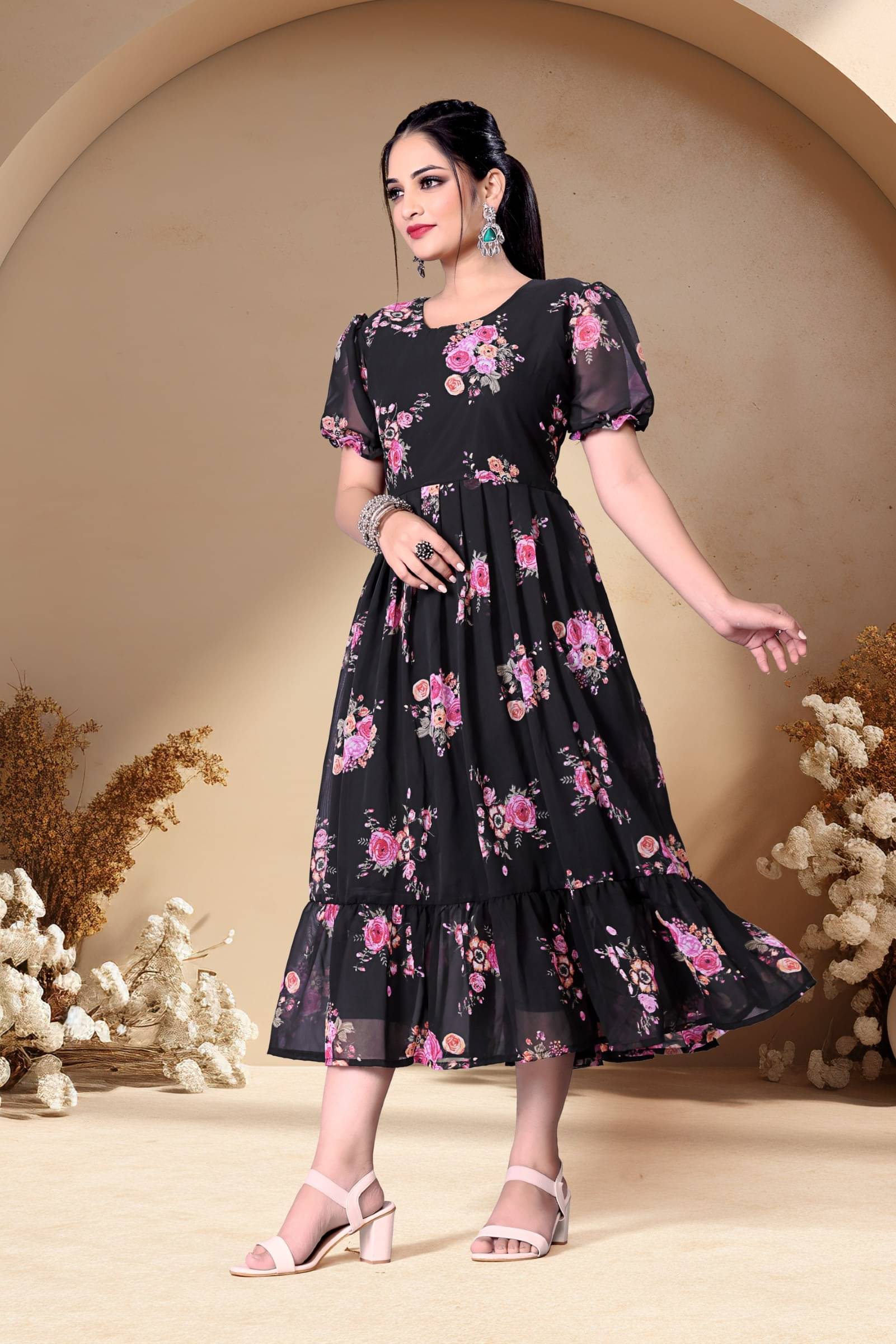 Jivandhara Women Georgette Printed Anarkali Kurti ( Black )     			Jivandhara Women Georgette Printed Anarkali Kurti ( Black )