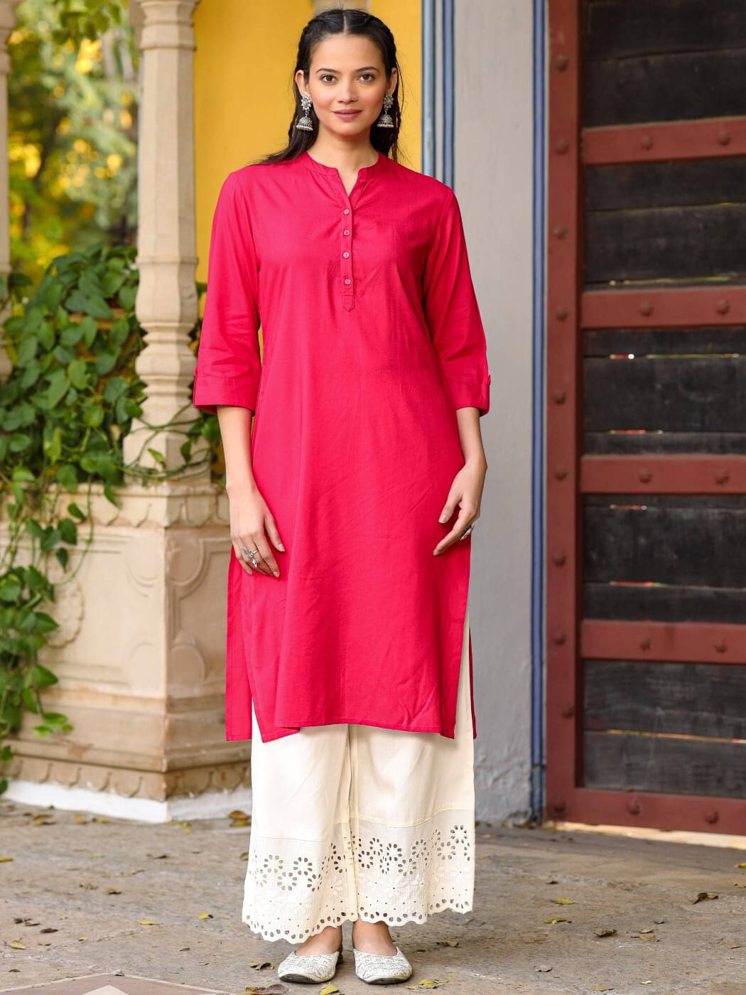 Juniper Women Viscose Rayon Solid Straight Kurti ( Pink ) Juniper Women Viscose Rayon Solid Straight Kurti ( Pink )