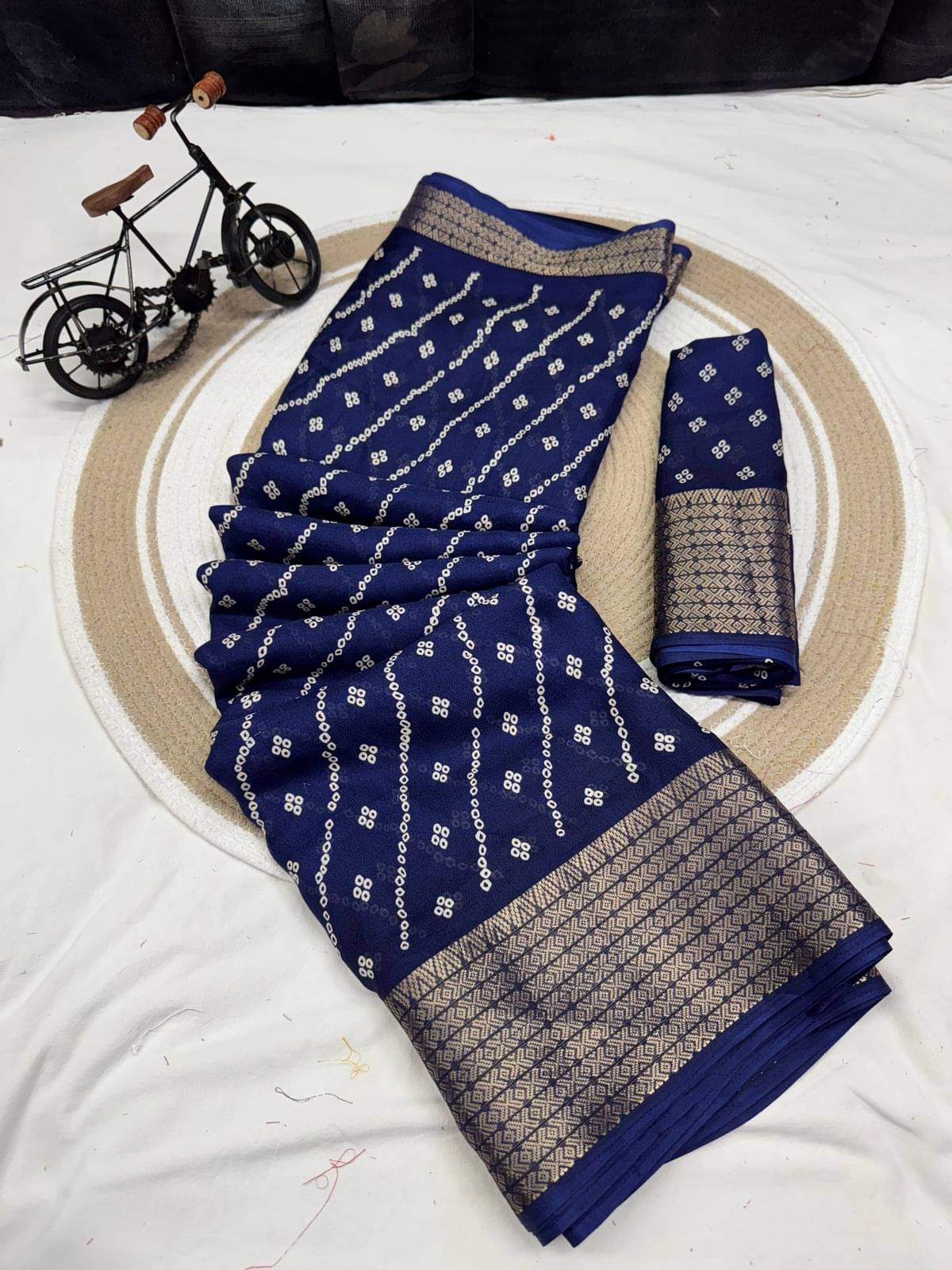     			Sitanjali Lifestyle Cotton Silk Printed Bandhani Sarees With Unstitched Blouse Piece ( Navy Blue )
