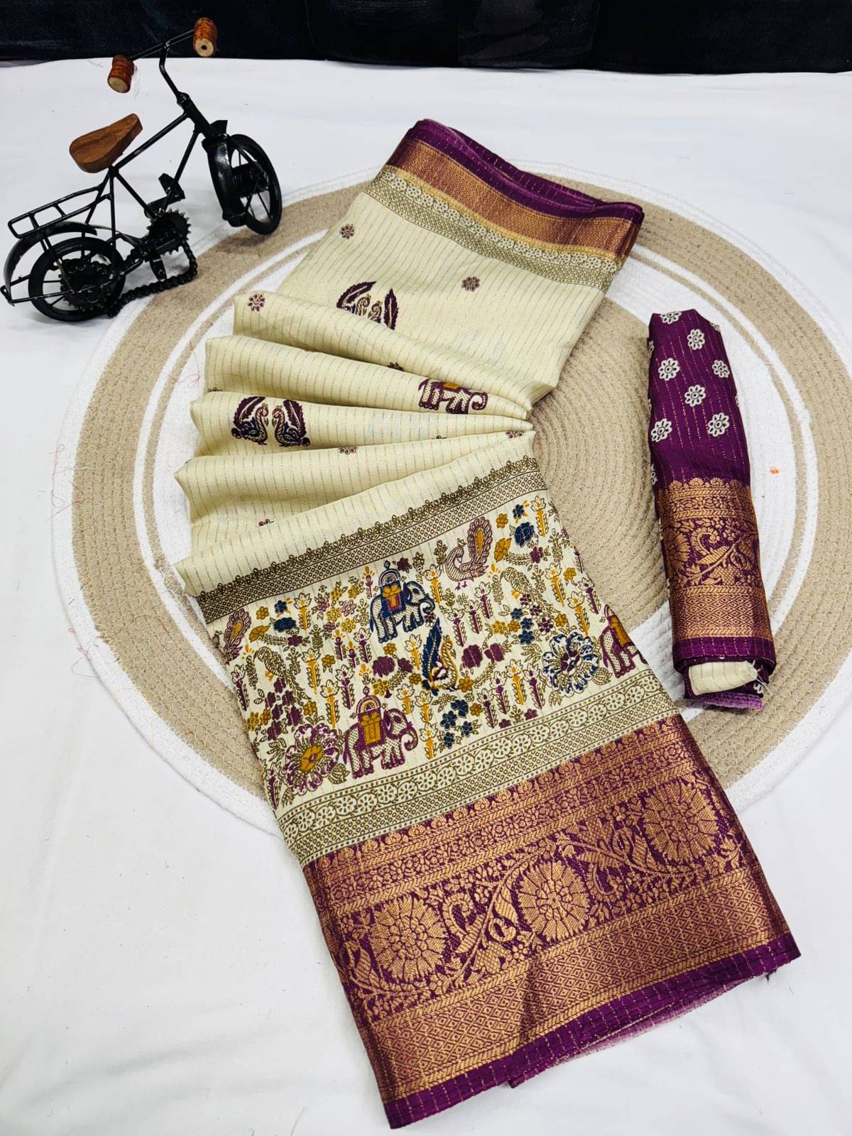 Sitanjali Silk Blend Printed Maheshwari Saree With Unstitched Blouse Piece ( Wine ) Sitanjali Silk Blend Printed Maheshwari Saree With Unstitched Blouse Piece ( Wine )