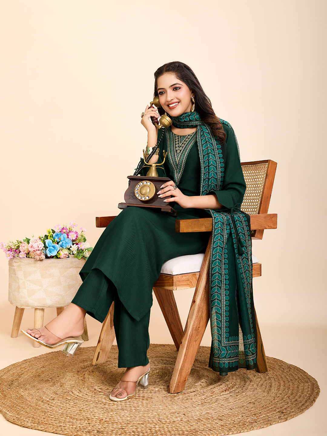 Women Basket Women Cotton Embroidered Straight Kurti With Pants ( Green )