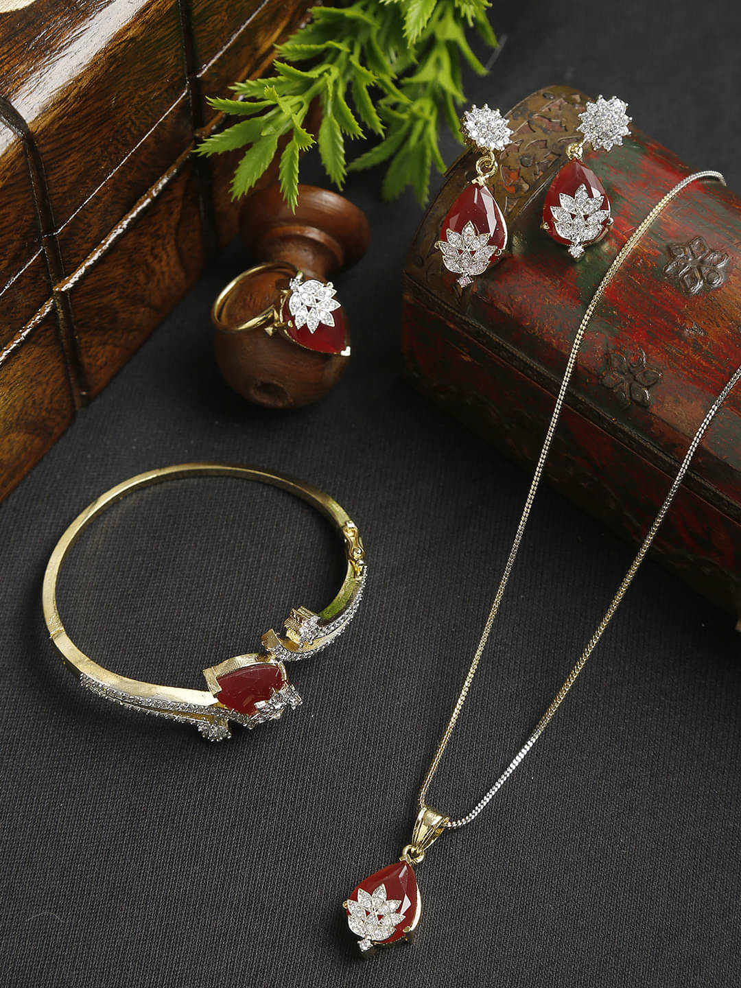     			YOUBELLA Red Alloy Necklace Set ( Pack of 1 )
