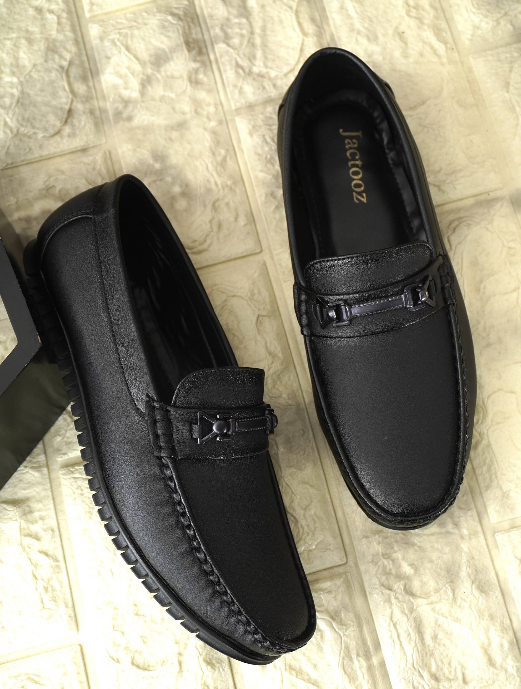     			jactooz Black Men's Slip on