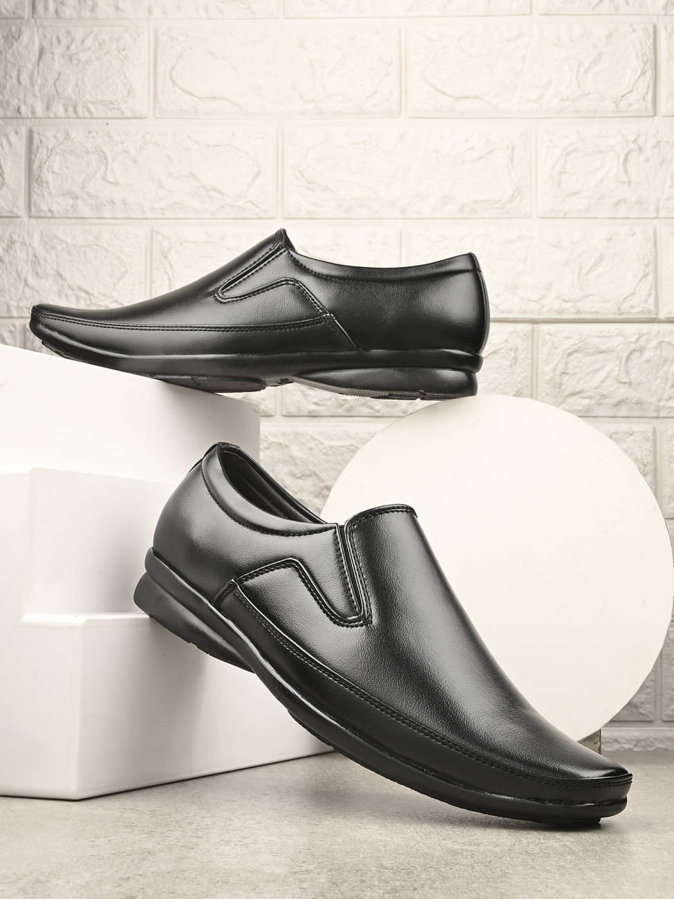     			viv Black Men's Slip On Formal Shoes