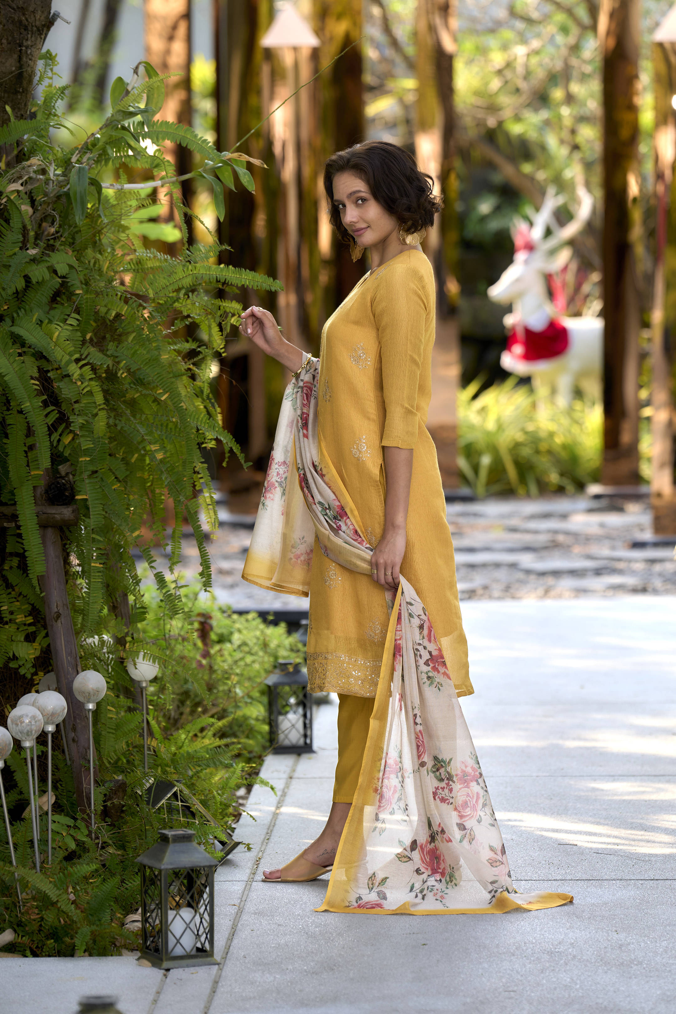 CYNOR Women Tissue Embroidered Straight Kurti with Dupatta ( Yellow ) CYNOR Women Tissue Embroidered Straight Kurti with Dupatta ( Yellow )