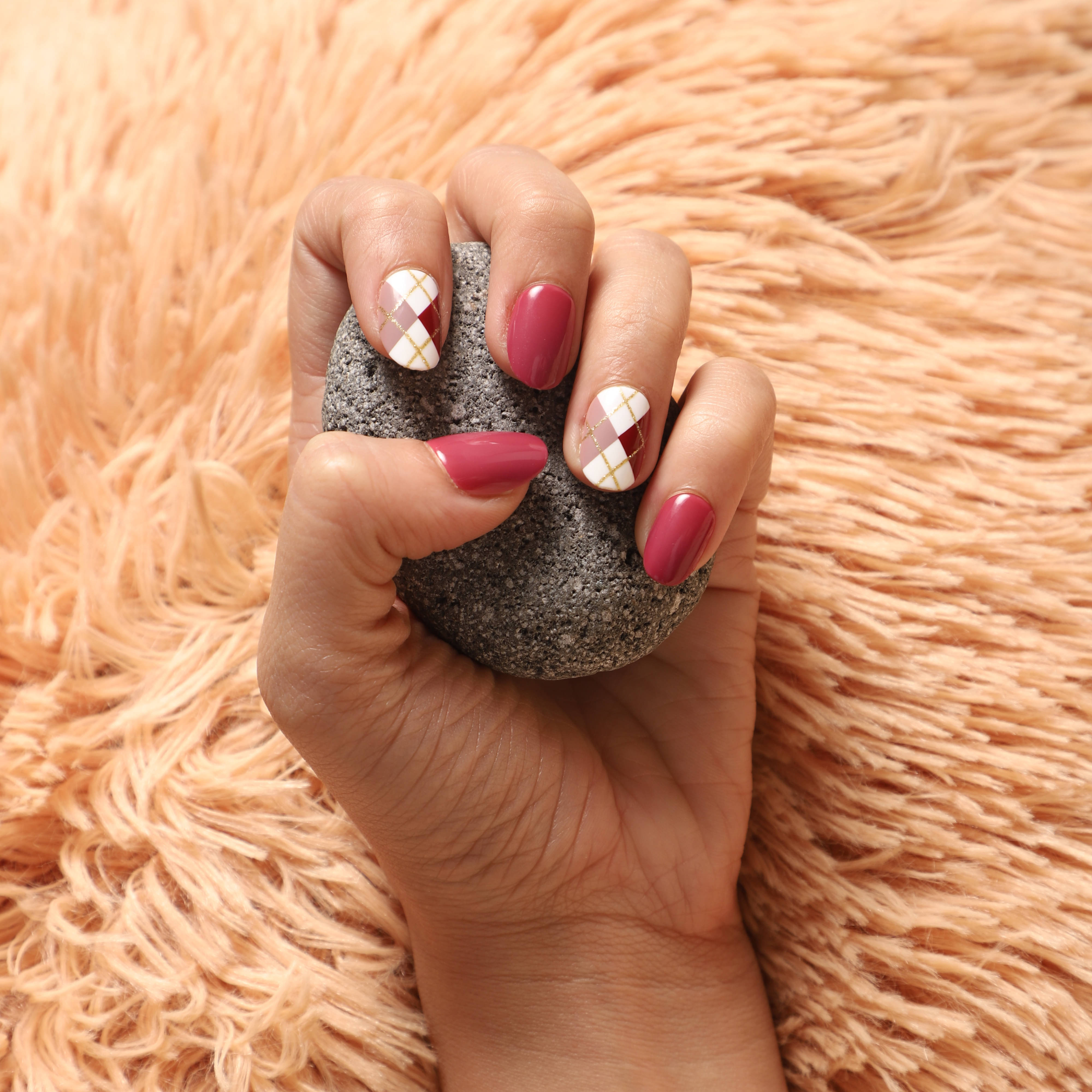     			Lick Artificial Nails Set Glossy Red Marron (Pack of 30)