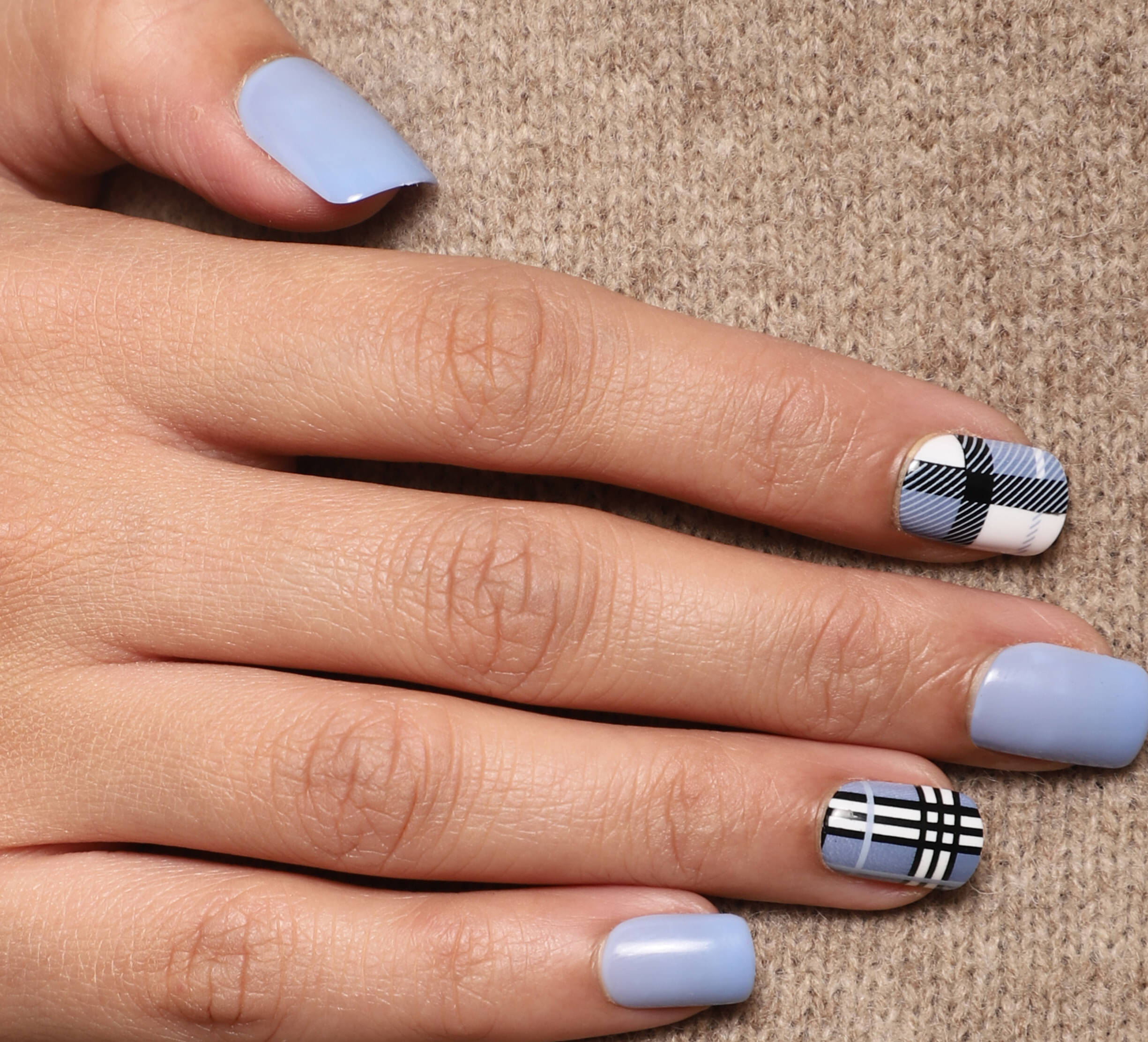     			Lick Artificial Nails Set Glossy Light Blue Blue With Checkered Print (Pack of 30)