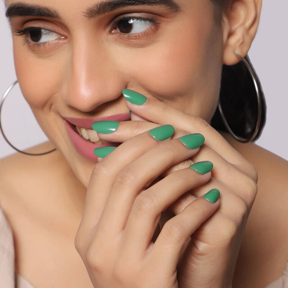     			Lick Artificial Nails and Set Glossy Green (Pack of 12)