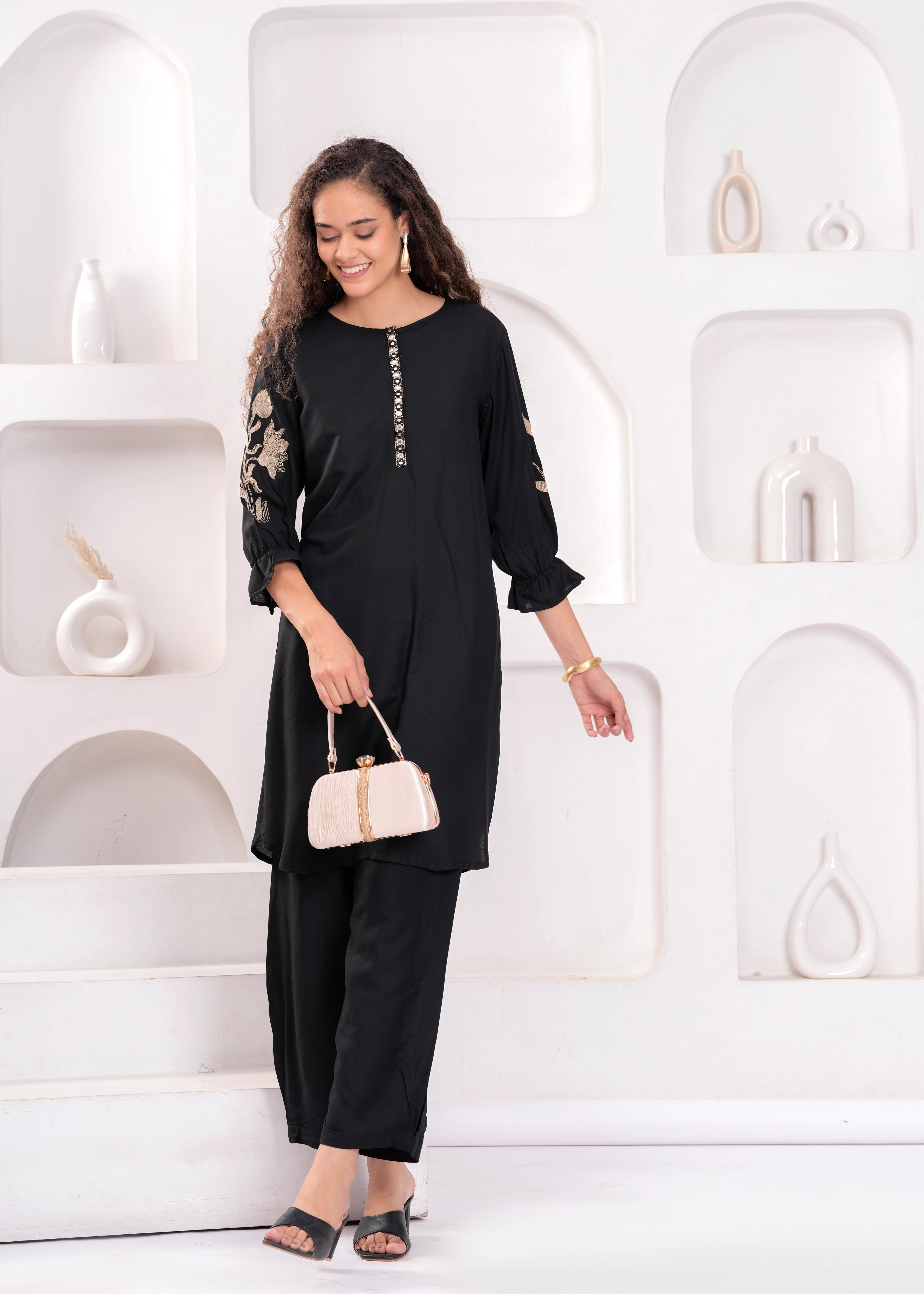 Oh Mi Dios Women Rayon Embroidered Straight Kurti With Pants ( Black ) Oh Mi Dios Women Rayon Embroidered Straight Kurti With Pants ( Black )