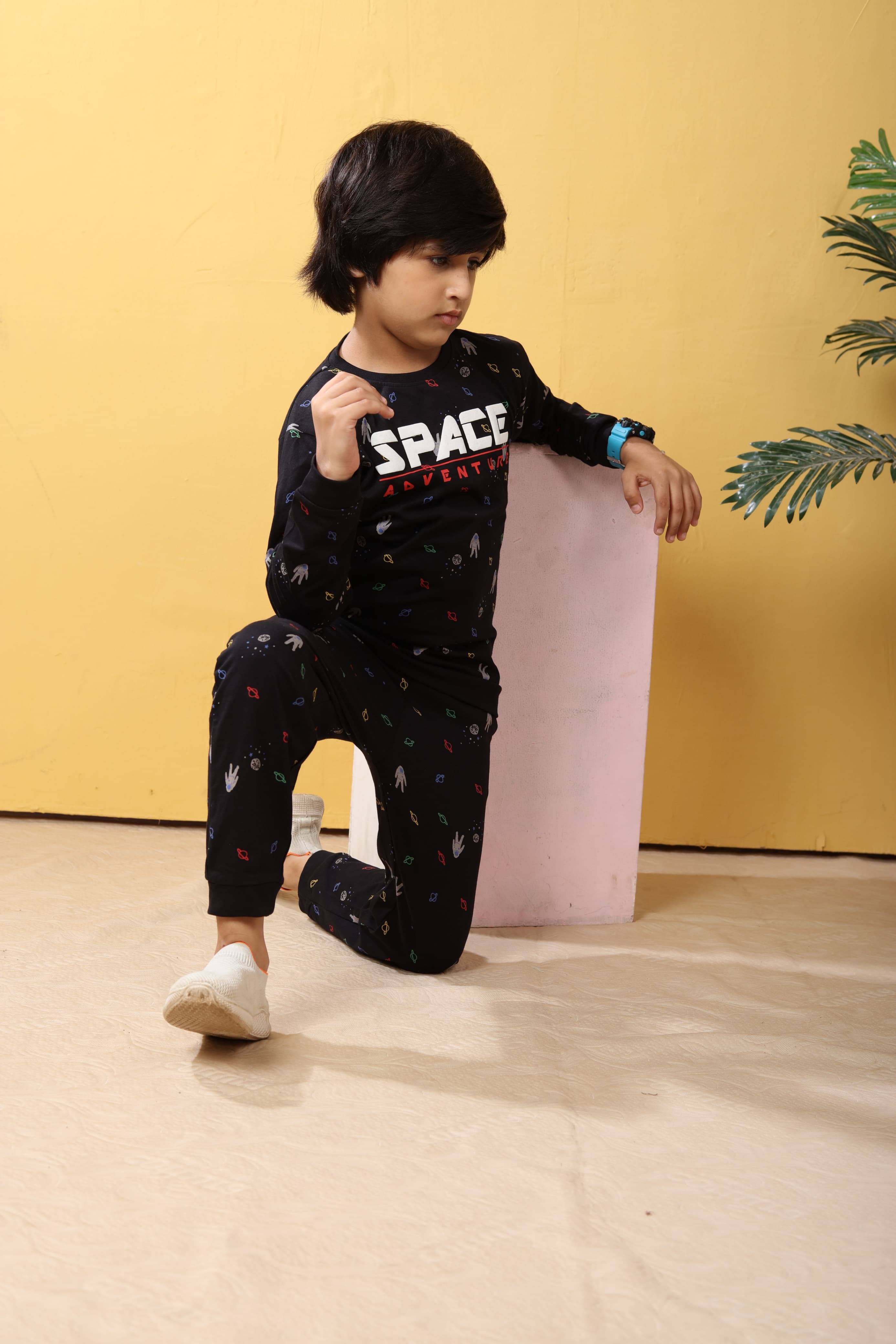    			PLUM TREE Pack of 2 Boys Cotton T-Shirt & Pants Set ( Black )