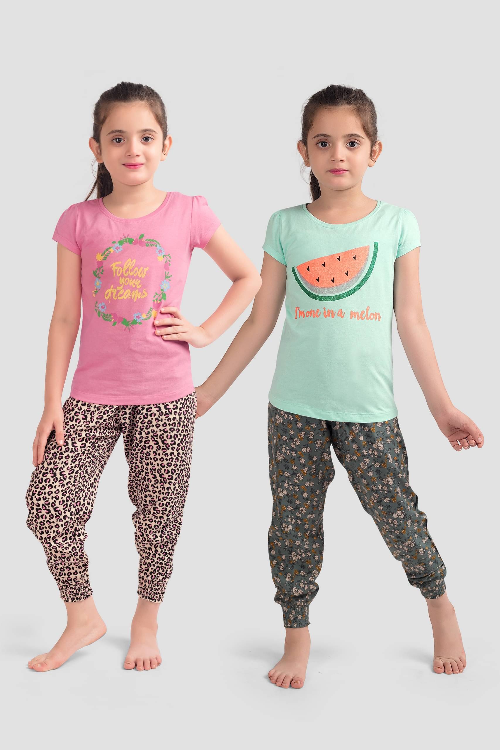     			PLUM TREE Pack of 4 Girls 100% Cotton T-shirt & Pants ( Green )
