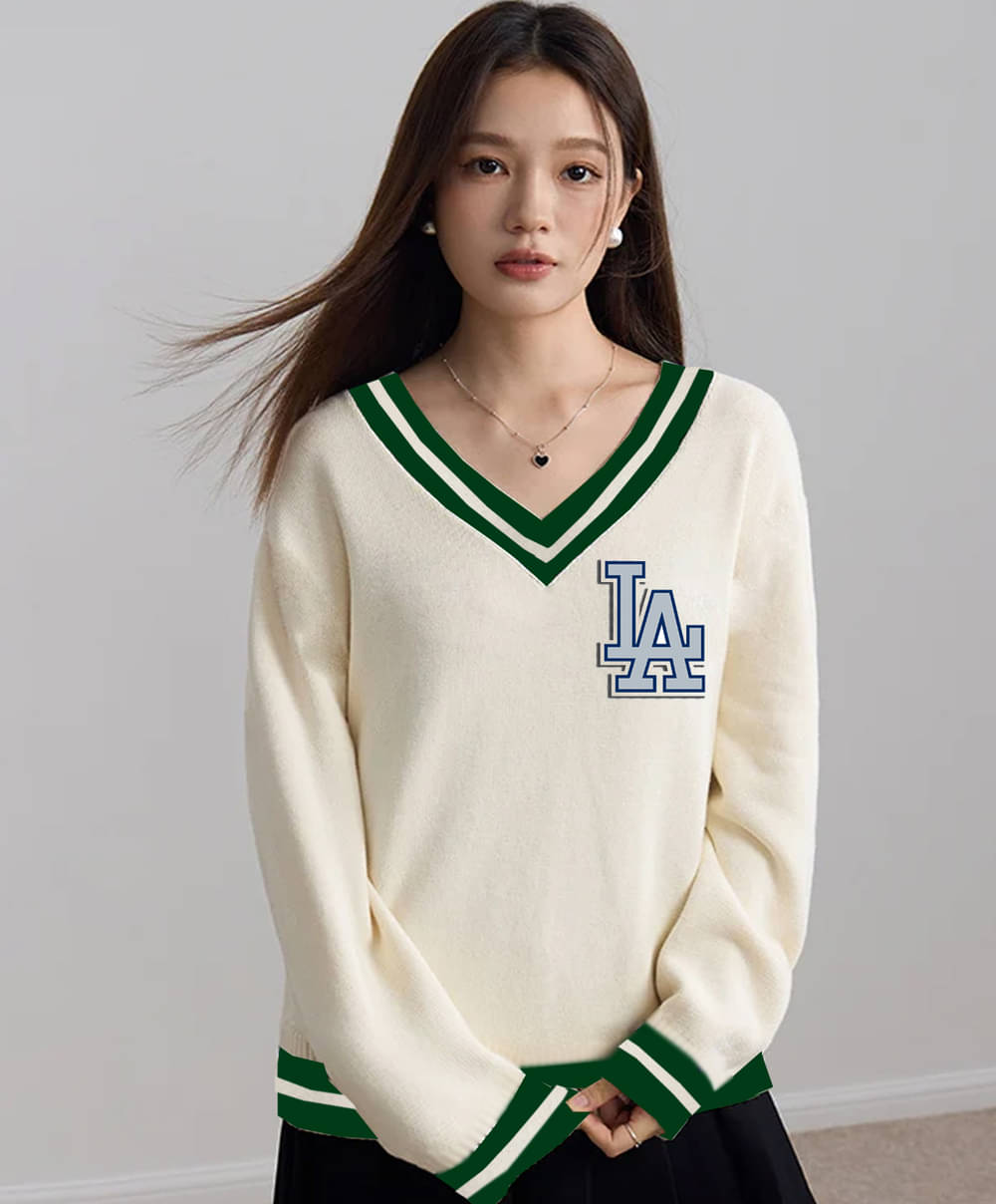     			genzy Women Polyester Printed Oversized Fit V-Neck T-Shirt ( Multicolor 5 )