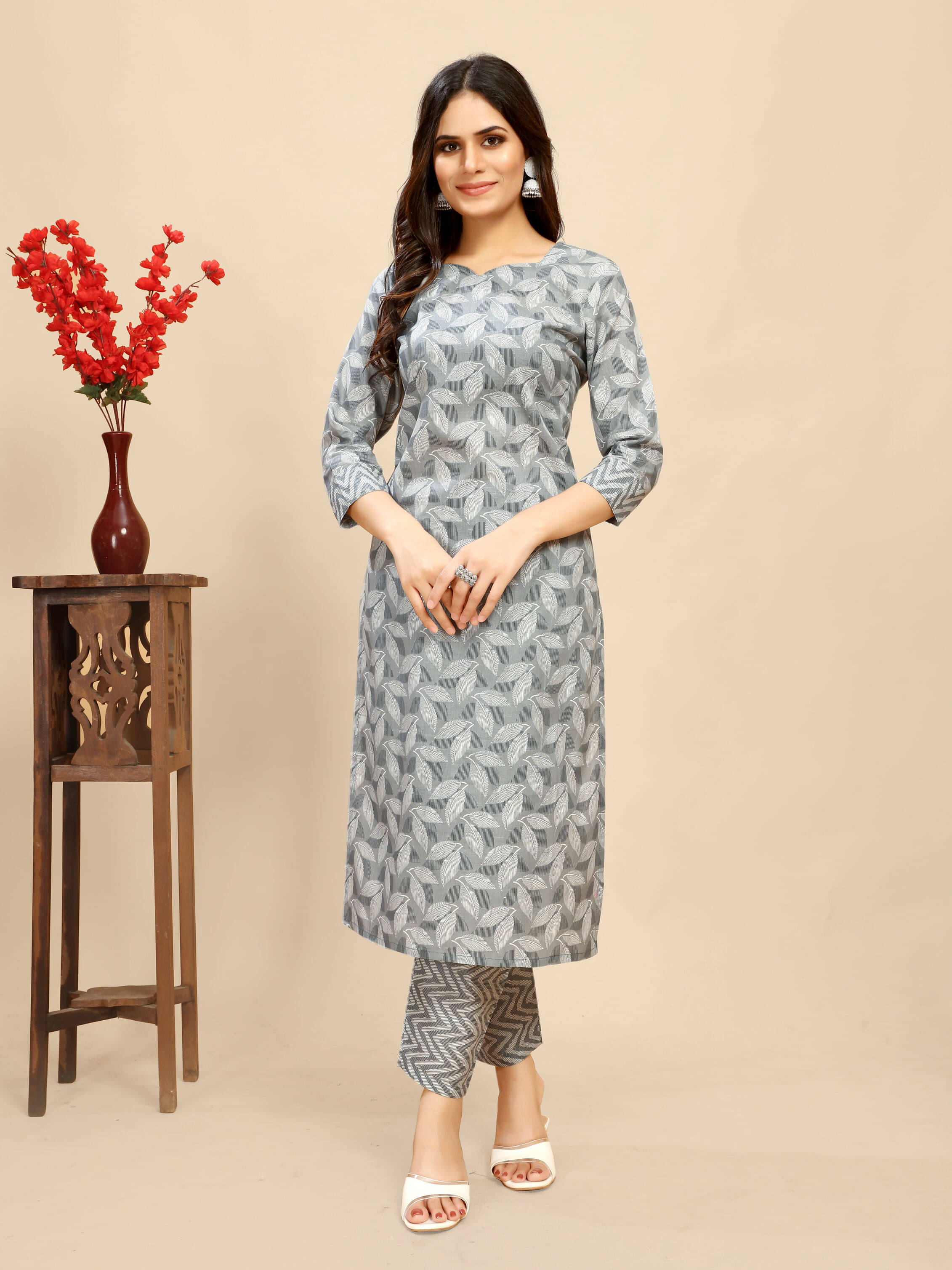 Fashionfricks Women Chanderi Cotton Printed Straight Kurti With Pants ( Grey ) Fashionfricks Women Chanderi Cotton Printed Straight Kurti With Pants ( Grey )