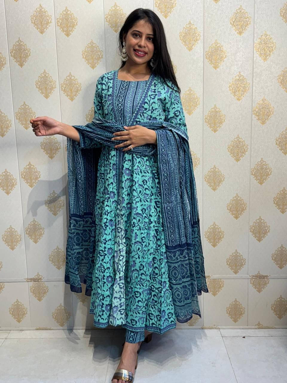     			KAMLA ARTS Women Cotton Embellished A-line Kurti With Pants ( Blue )