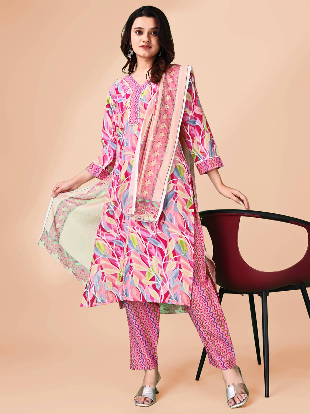     			VS MALL Women Cotton Blend Self Design Straight Kurti With Pants ( Pink )