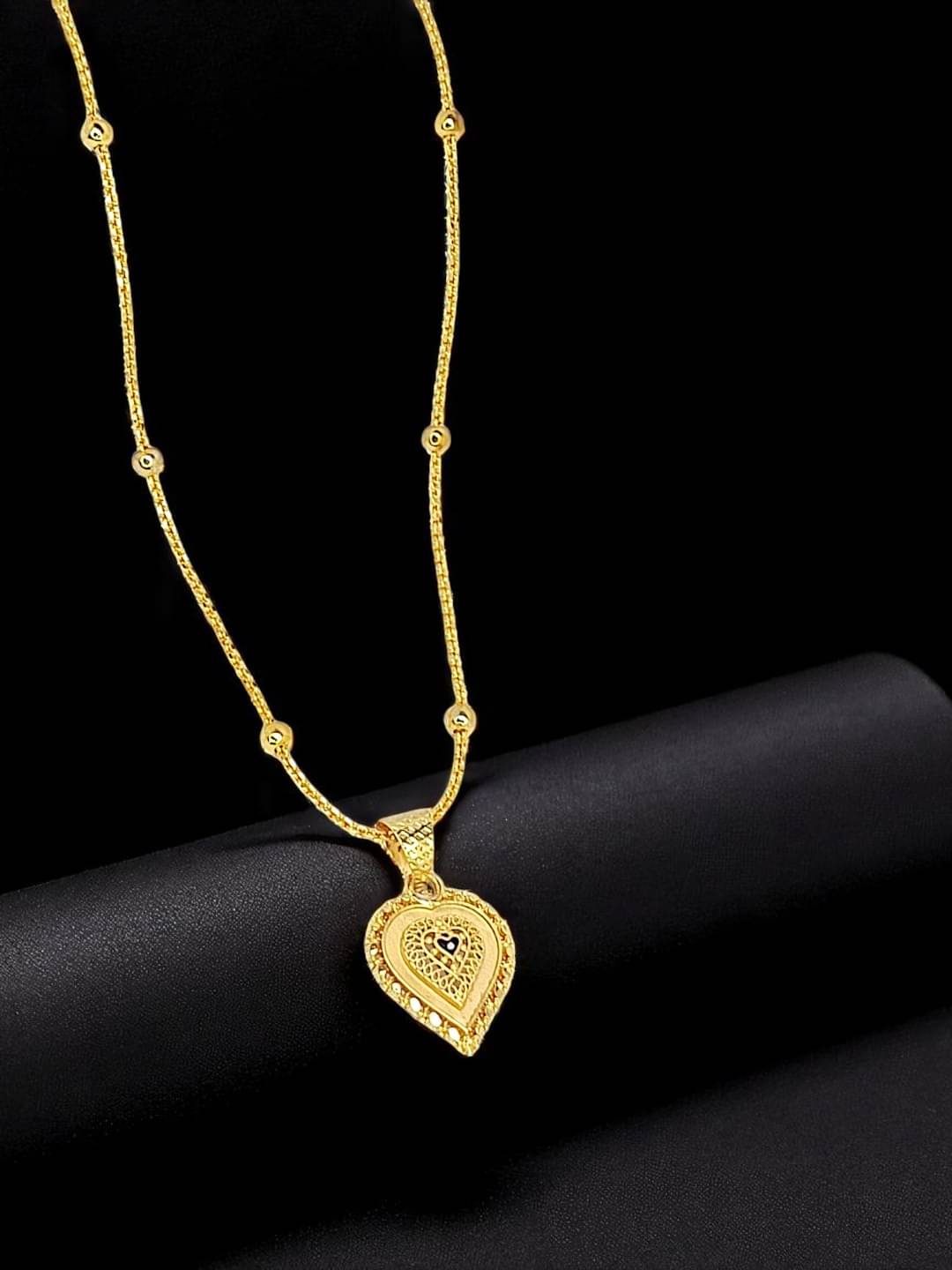 9blings Gold Pendant set ( Pack of 1 ) 9blings Gold Pendant set ( Pack of 1 )