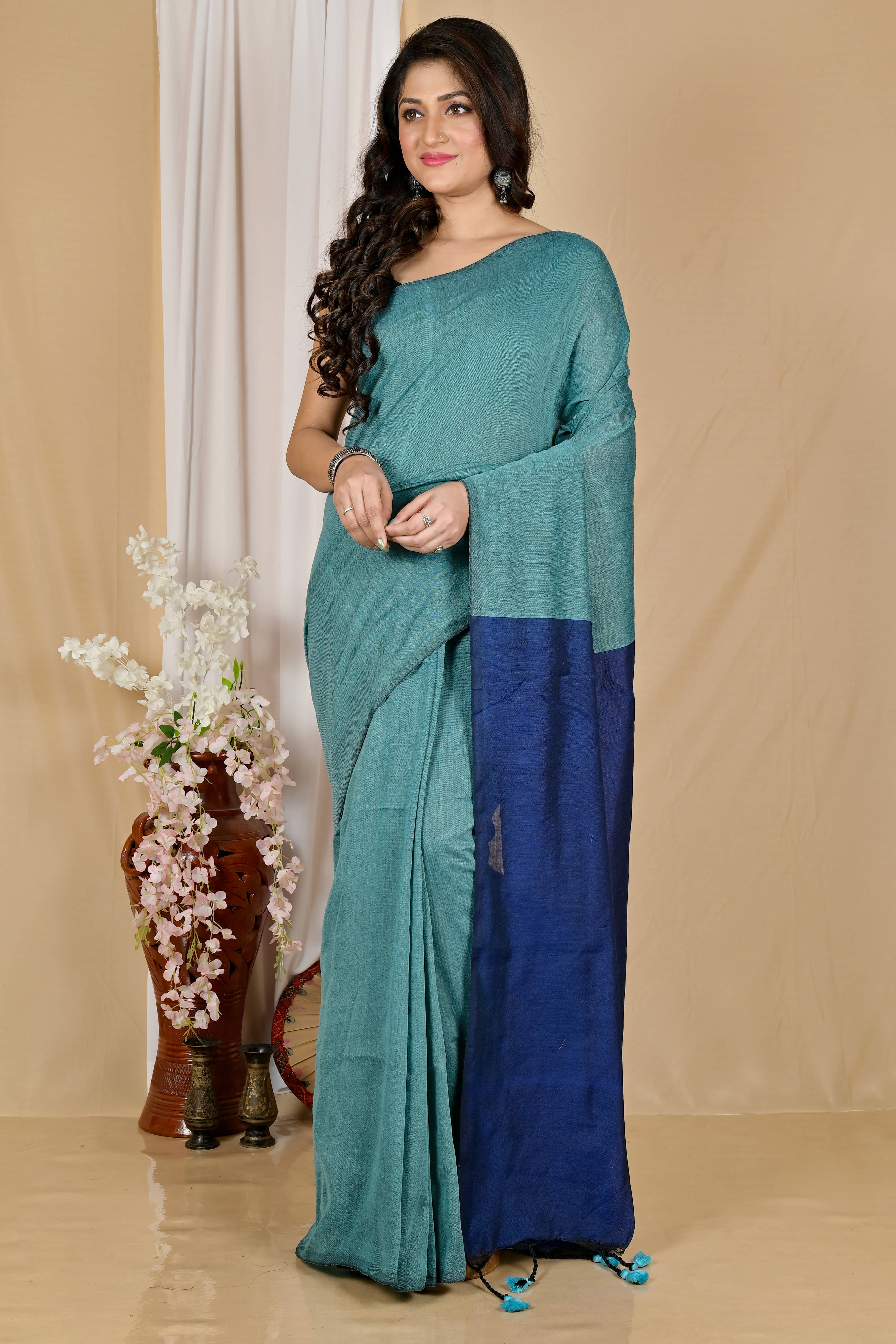     			BRYNBRIT Cotton Blend Embellished Saree With Unstitched Blouse Piece ( Blue )