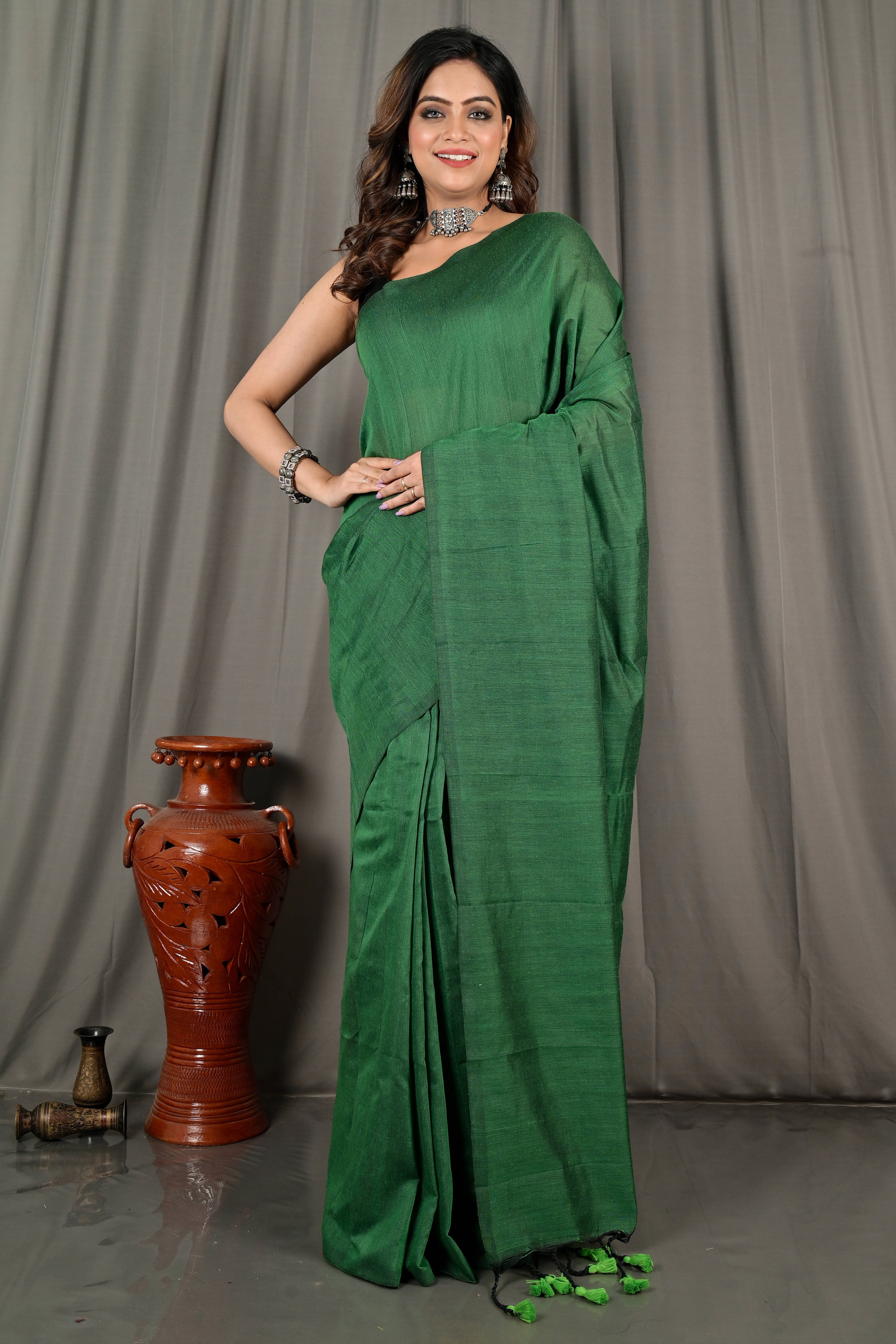 BRYNBRIT Cotton Self Design Saree With Unstitched Blouse Piece ( Green ) BRYNBRIT Cotton Self Design Saree With Unstitched Blouse Piece ( Green )