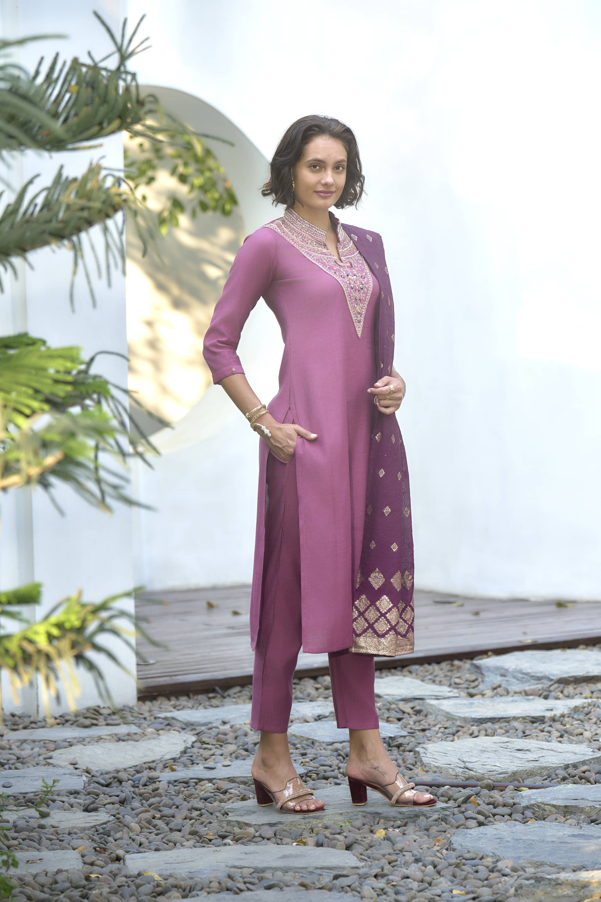 CYNOR Women Cotton Embroidered Straight Kurti with Dupatta ( Pink ) CYNOR Women Cotton Embroidered Straight Kurti with Dupatta ( Pink )