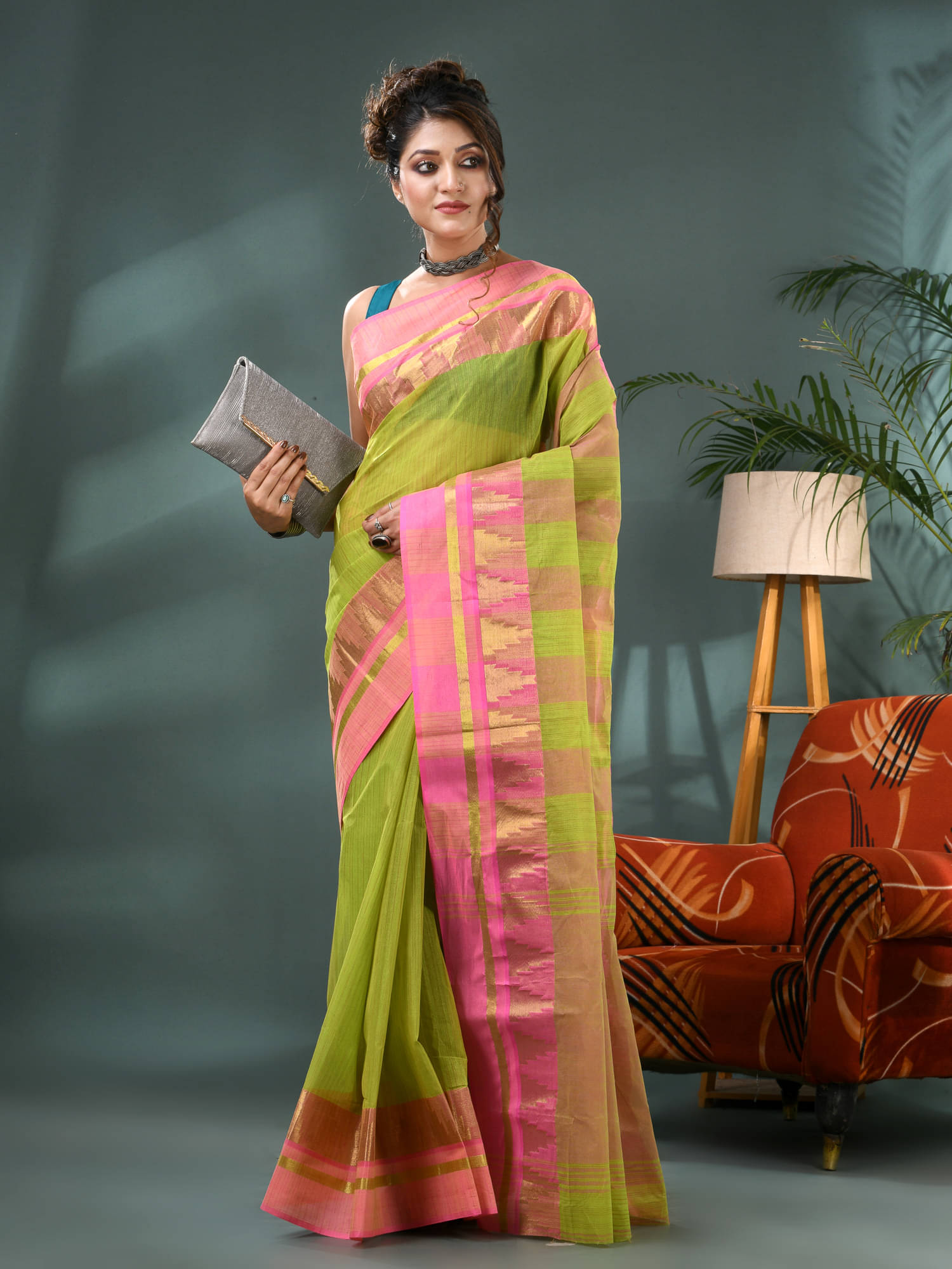 Desh Bidesh Cotton Woven Tant Saree Without Blouse Piece ( Green ) Desh Bidesh Cotton Woven Tant Saree Without Blouse Piece ( Green )