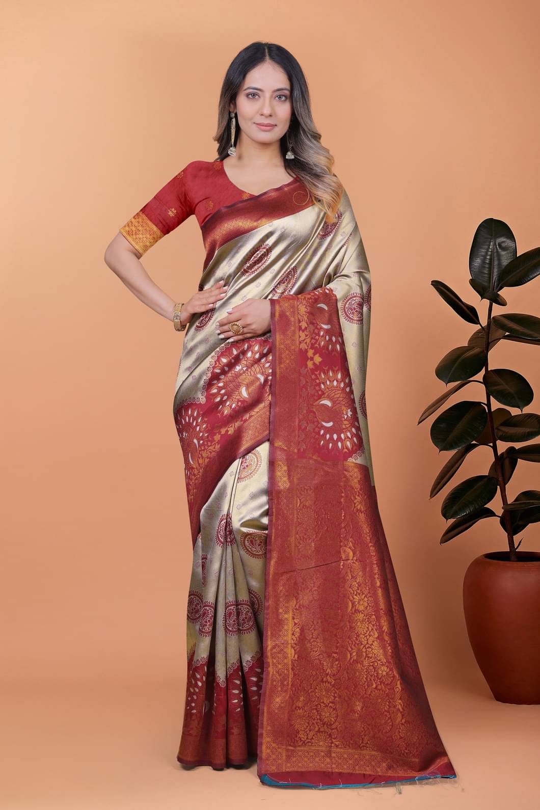 GSAREEJII Silk Woven Banarasi saree With Unstitched Blouse Piece ( Cream ) GSAREEJII Silk Woven Banarasi saree With Unstitched Blouse Piece ( Cream )