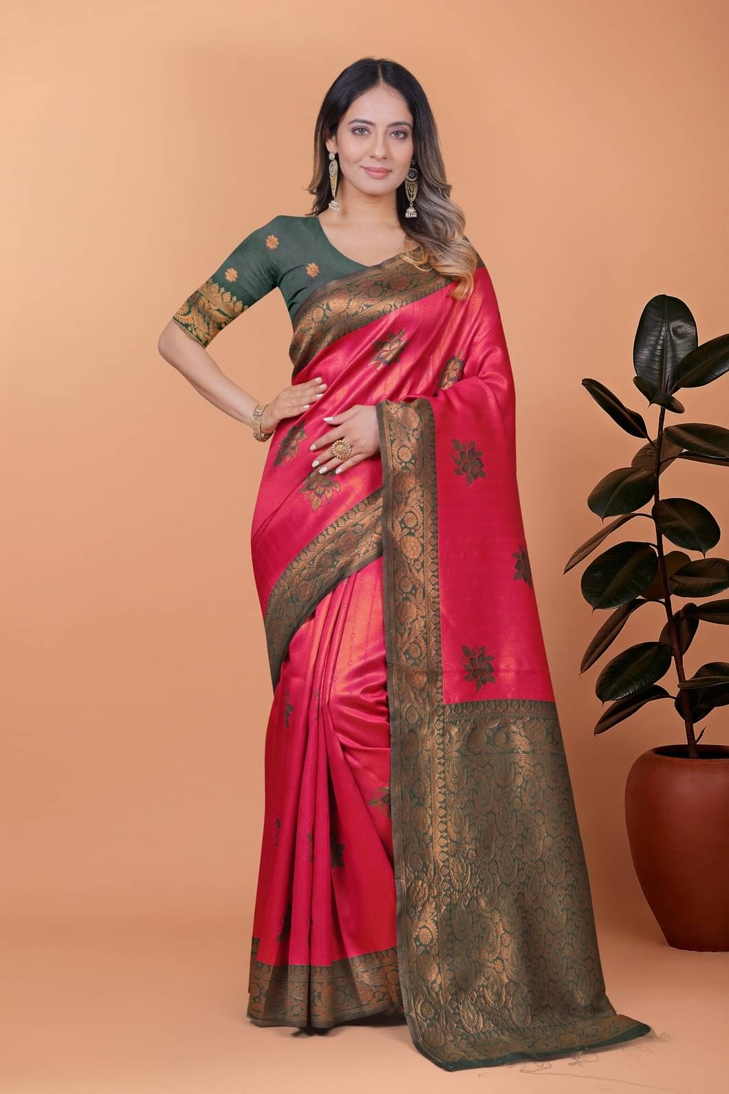 GSAREEJII Silk Woven Banarasi saree With Unstitched Blouse Piece ( Rose Gold ) GSAREEJII Silk Woven Banarasi saree With Unstitched Blouse Piece ( Rose Gold )