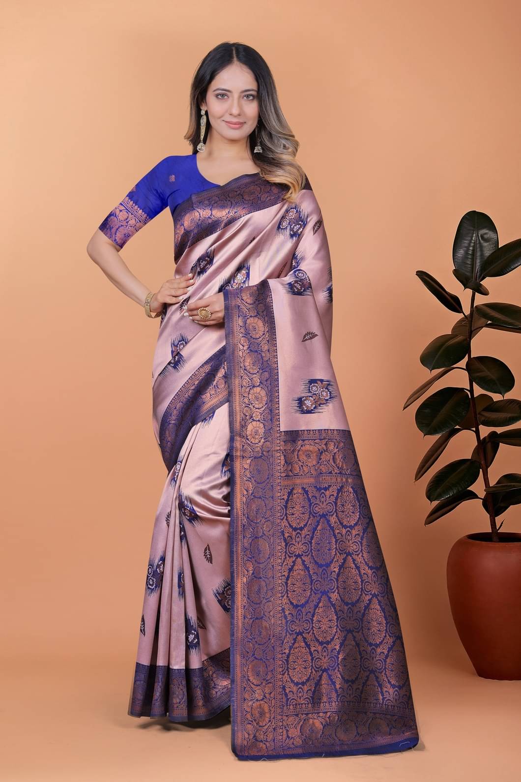     			GSAREEJII Silk Woven Banarasi saree With Unstitched Blouse Piece ( Lavender )