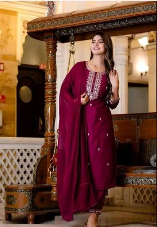     			Jivandhara Women Cotton Blend Embroidered A-line Kurti With Pants ( Maroon )