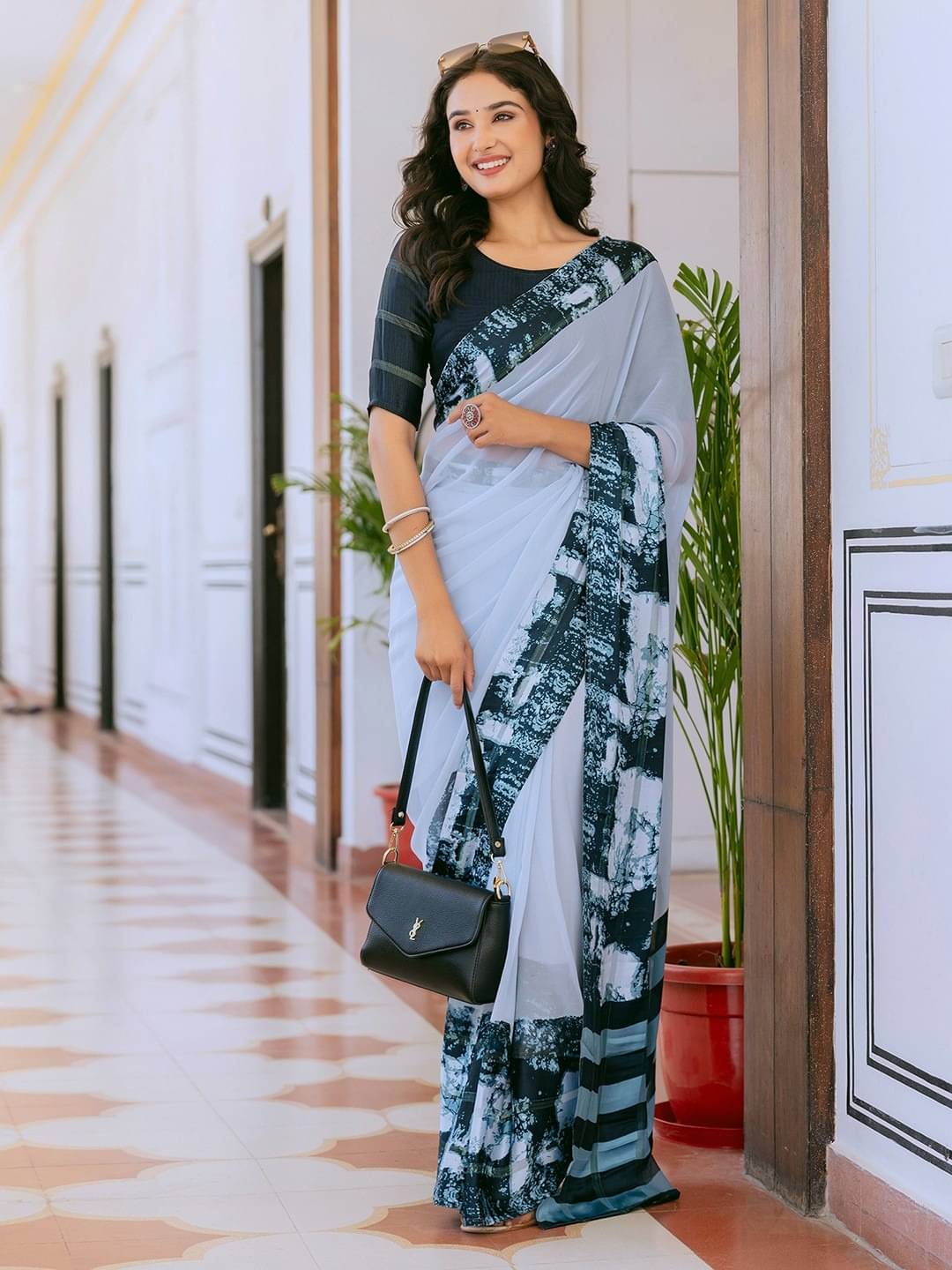     			Sanjana Silk Satin Printed Maheshwari Saree With Unstitched Blouse Piece ( Grey )