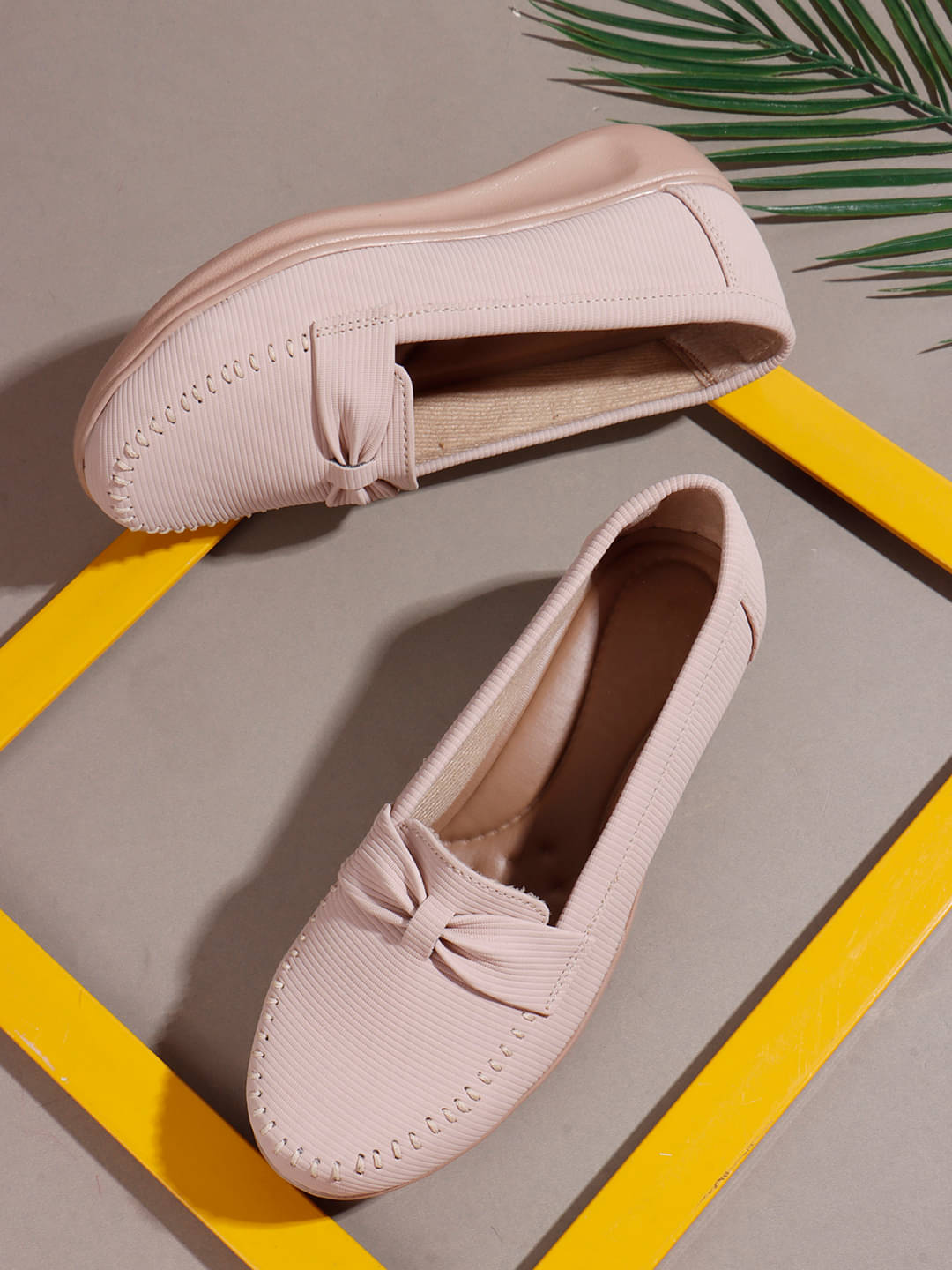     			Sneakersvilla Cream Women's Loafers