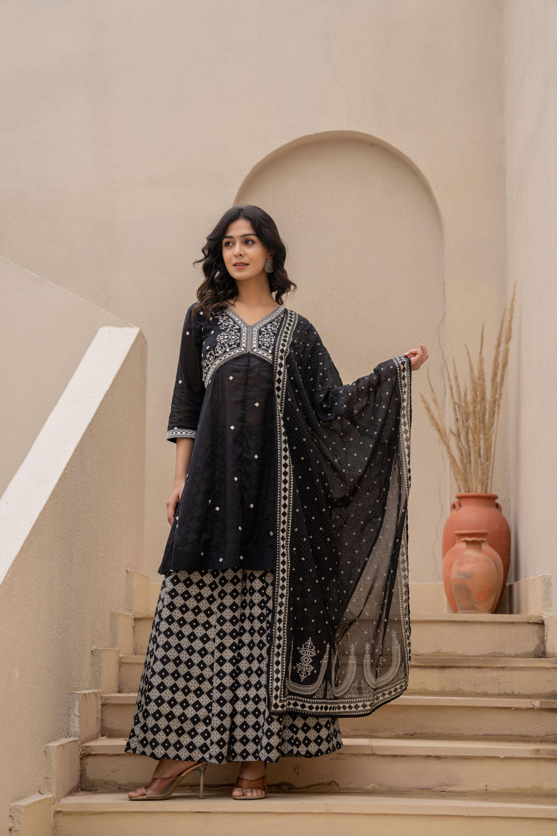     			Juniper Women Cotton Solid Flared Kurti With Pants ( Black )