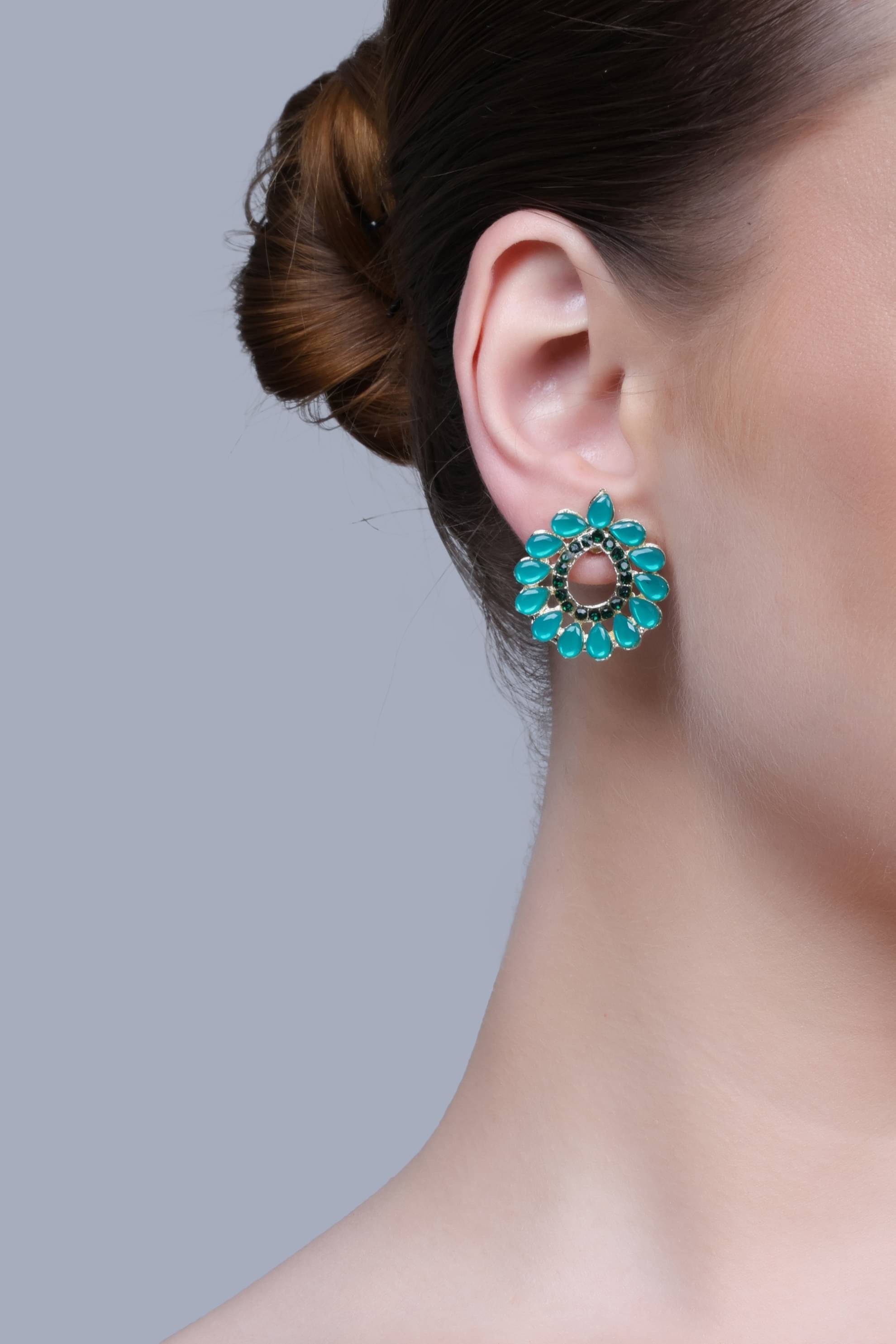     			Opus Gems Green Stud Earrings ( Pack of 1 )