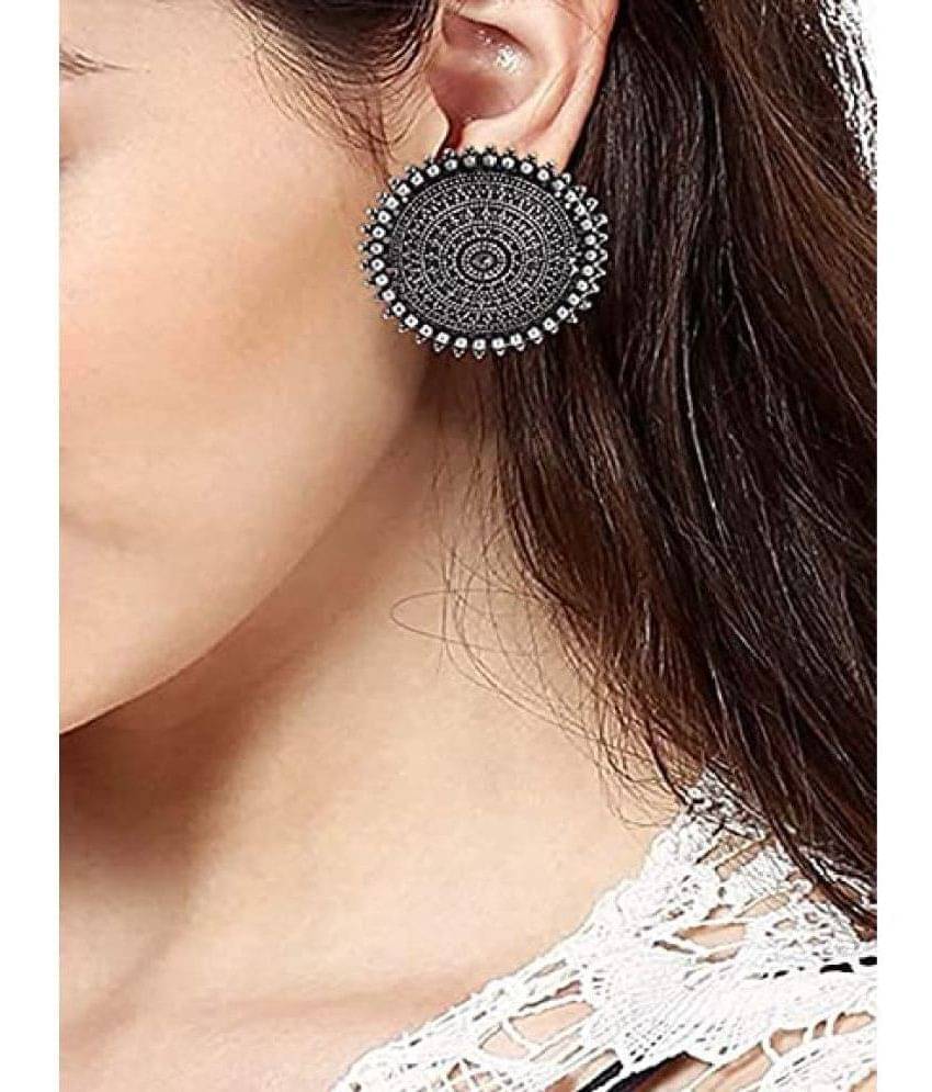     			Opus Gems Silver Stud Earrings ( Pack of 1 )