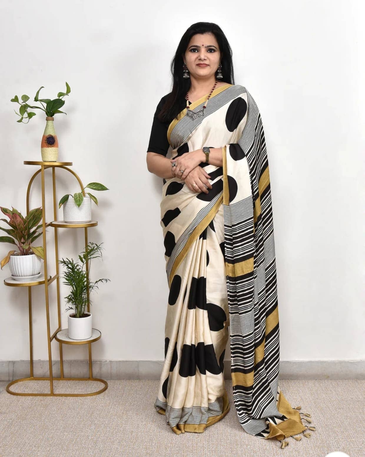 Sanwariya Silks Crepe Printed Sambalpuri Saree With Unstitched Blouse Piece ( White ) - Sarees | Buy online on ZillyBuy