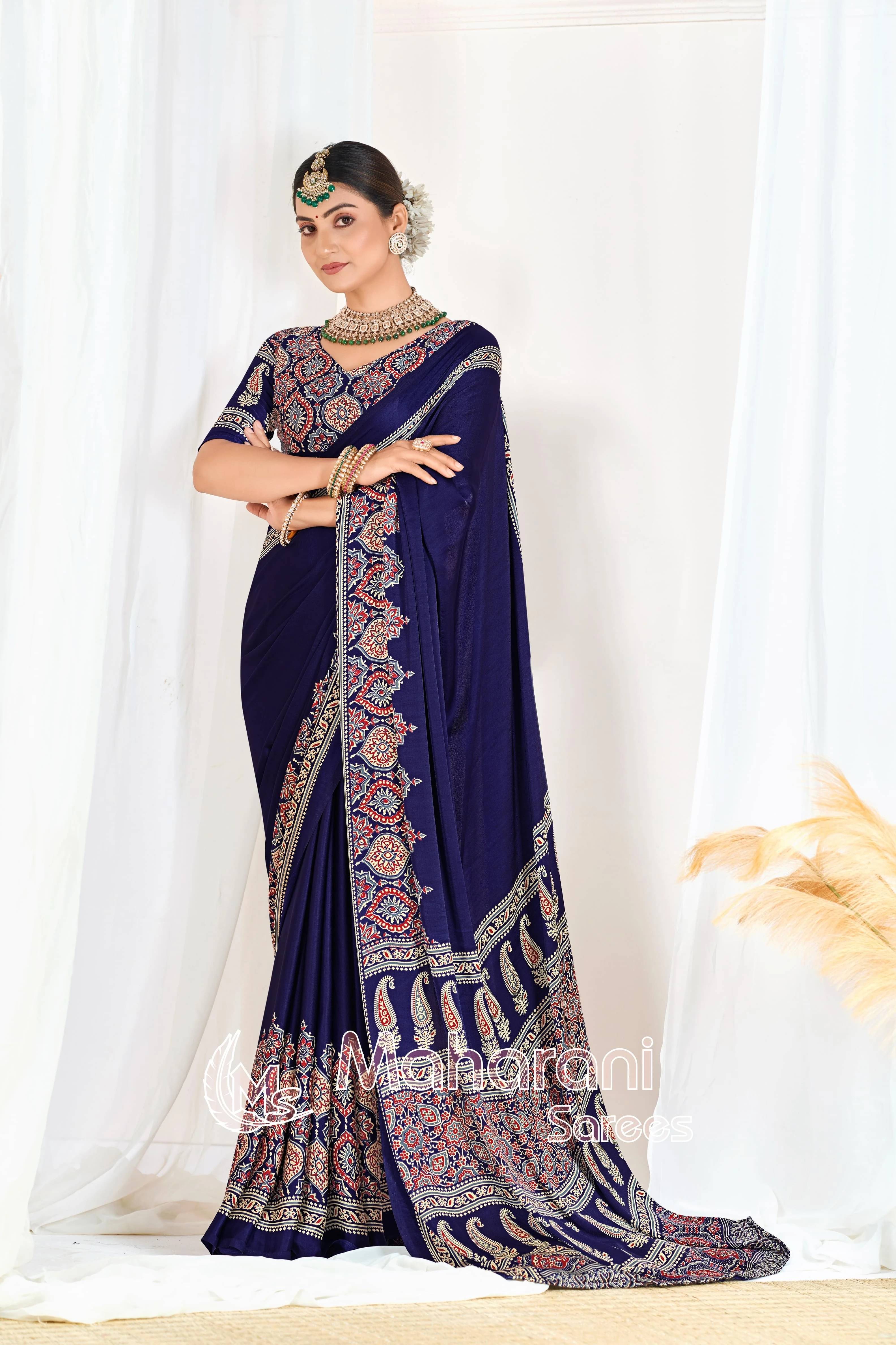    			Sanwariya Silks Crepe Printed Sambalpuri Saree With Unstitched Blouse Piece ( Navy Blue )