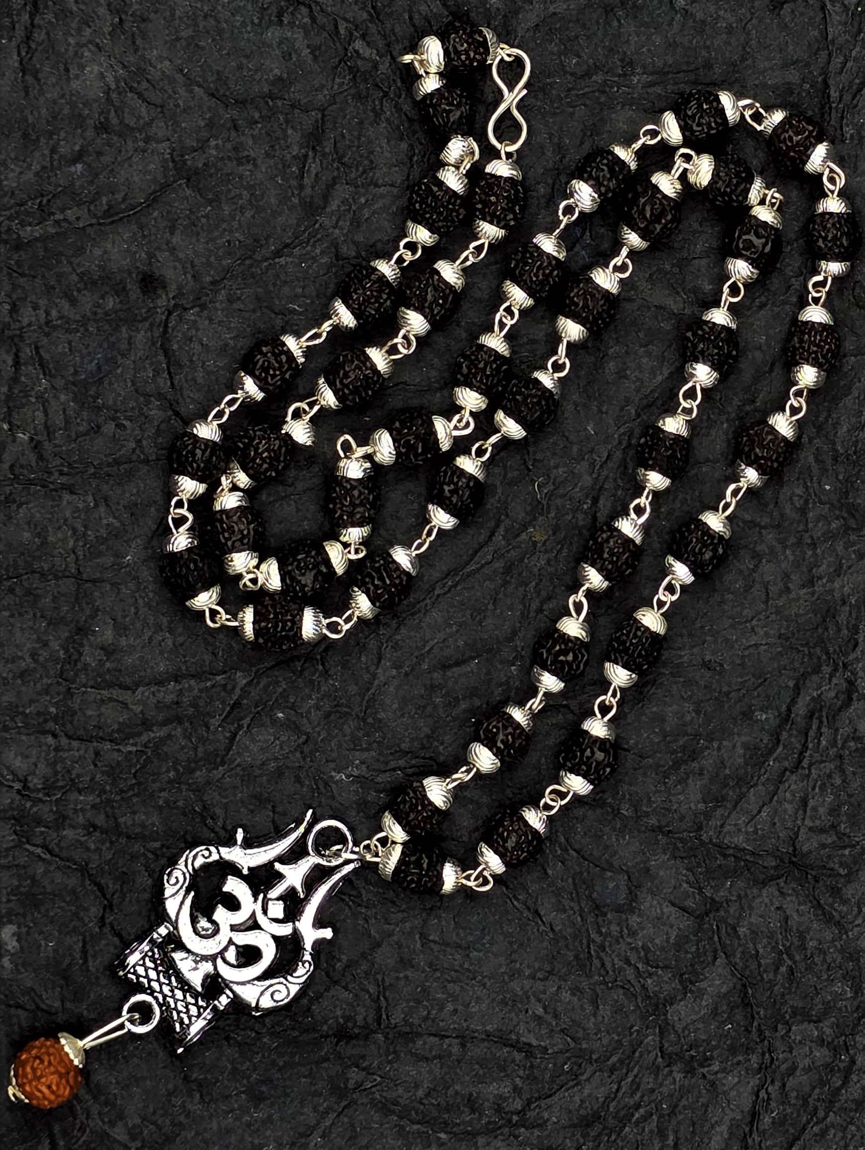 AKLINA Silver Men's Religious Pendant With Chain ( Pack of 1 ) - Jewellery Sets | Buy online on ZillyBuy