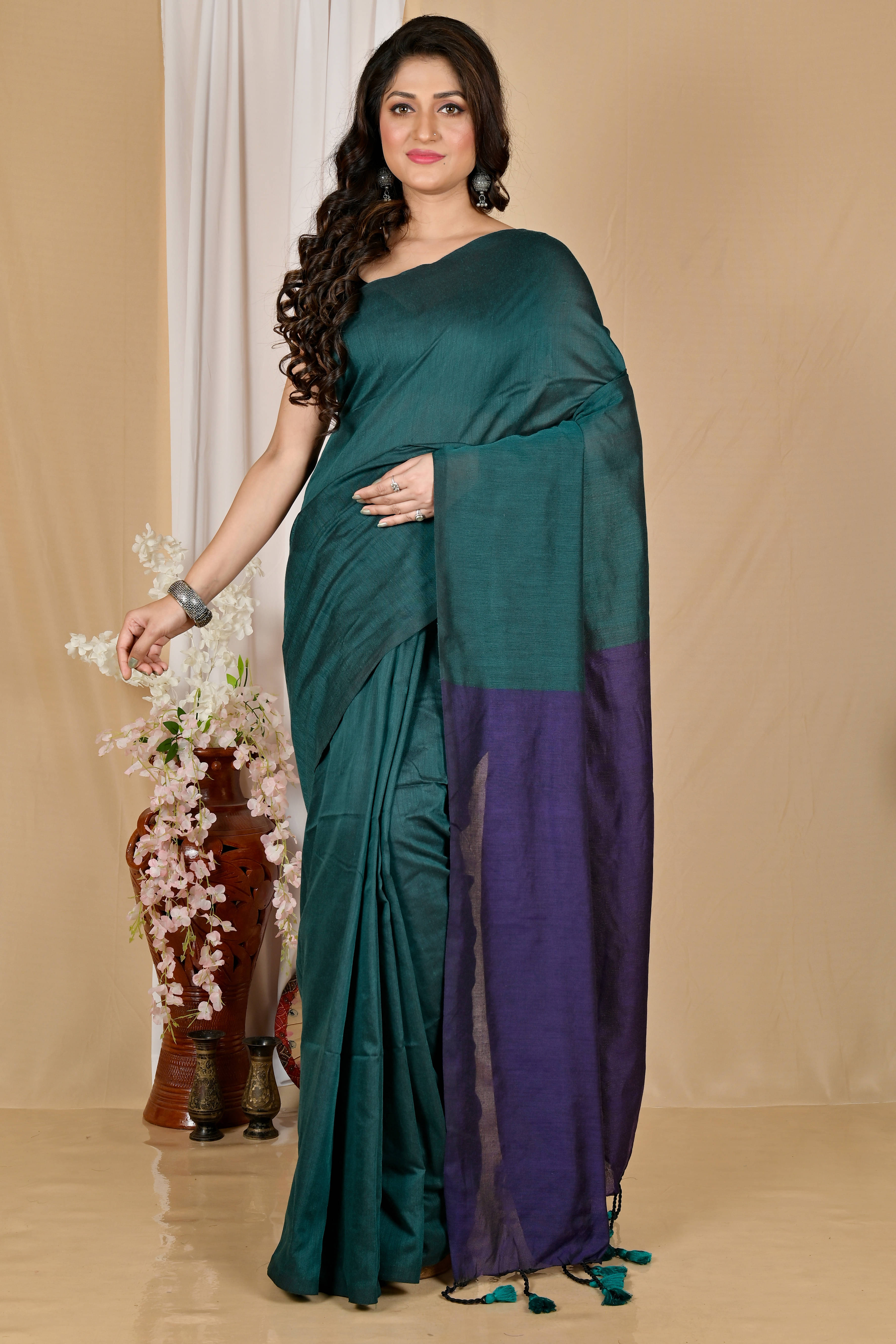     			STRADHA Cotton Blend Embellished Saree With Unstitched Blouse Piece ( Teal )