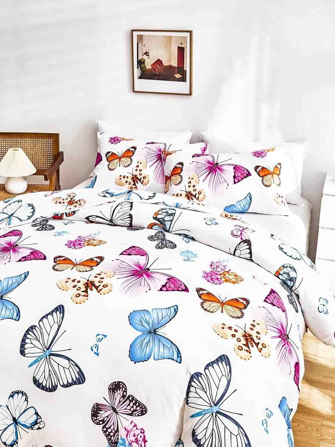 DOMES FAB Poly Cotton 1 Double Bedsheet with 2 Pillow Covers ( White )     			DOMES FAB Poly Cotton 1 Double Bedsheet with 2 Pillow Covers ( White )