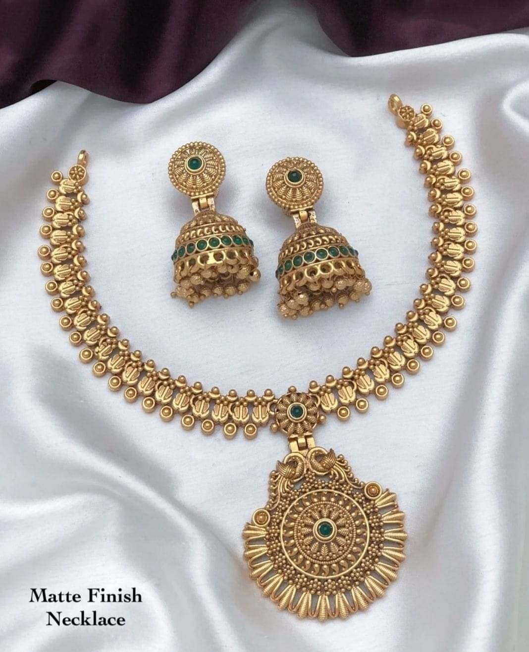     			Shilpa Creation Green Alloy Necklace Set ( Pack of 1 )