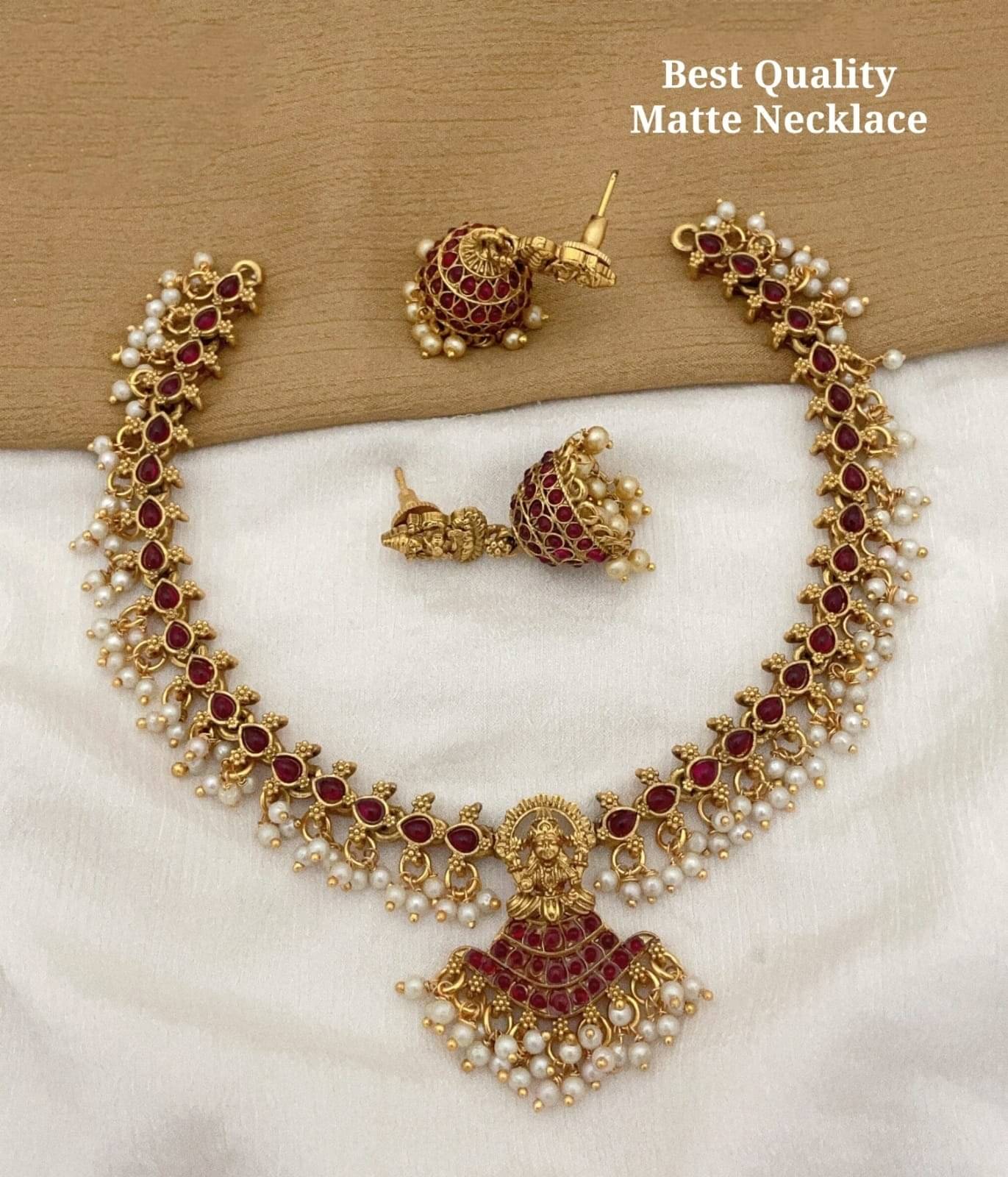     			Shilpa Creation Maroon Alloy Necklace Set ( Pack of 1 )