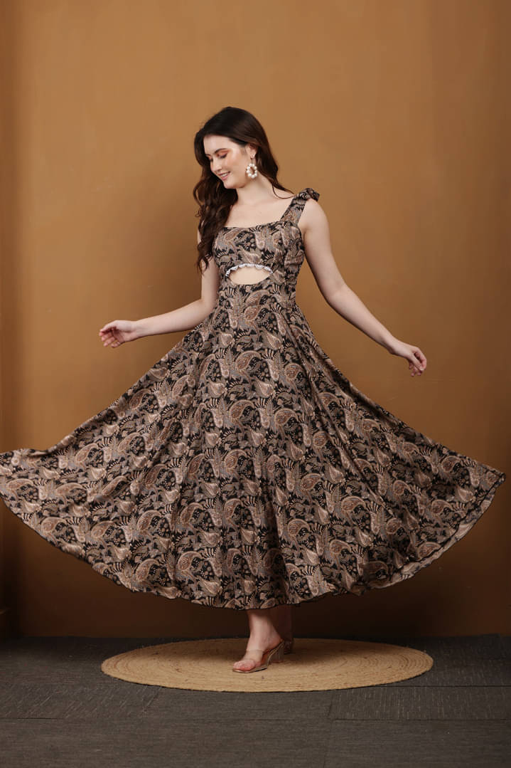     			TAMINA Women Crepe Printed Fit & Flare Dress ( Black )
