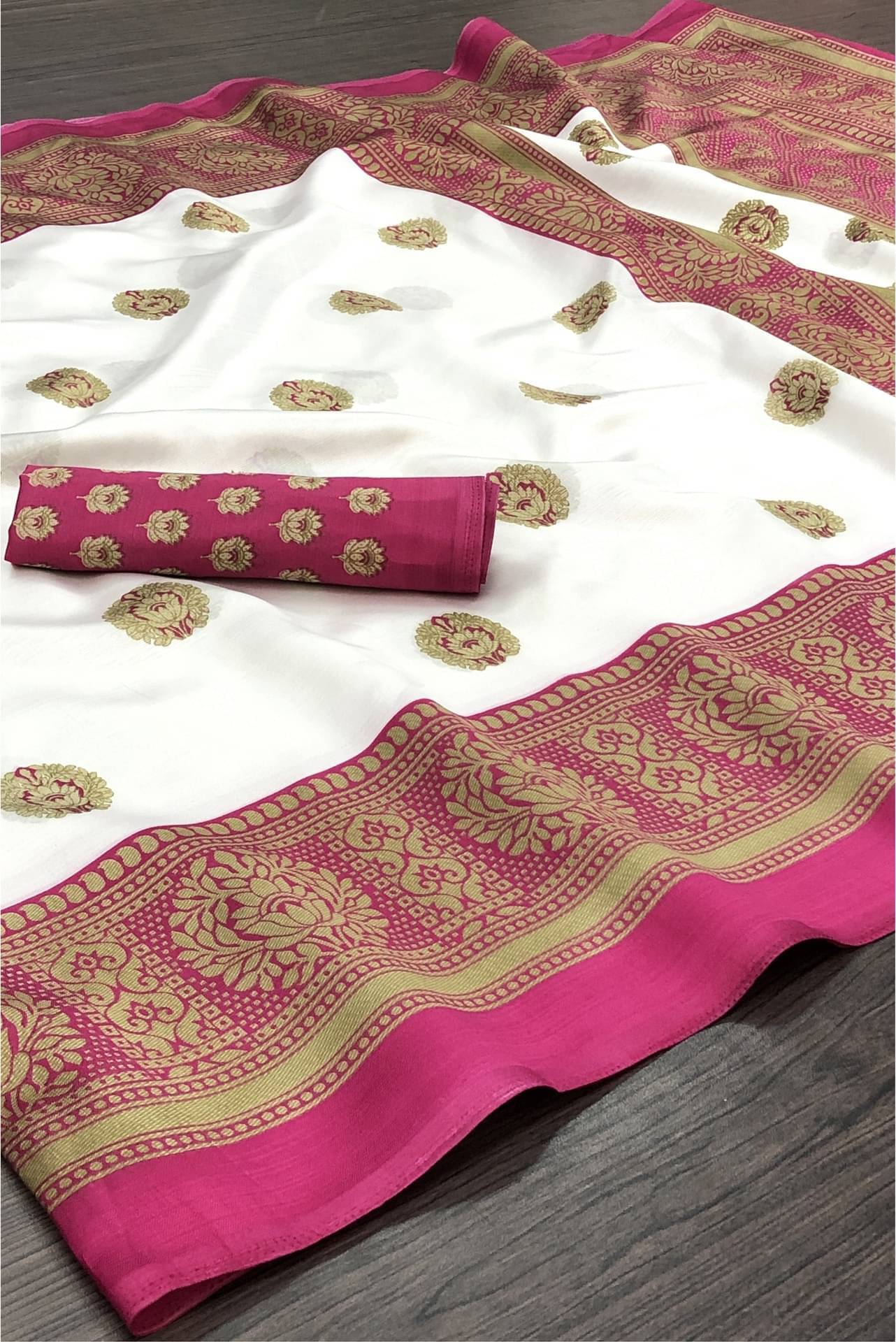 YUGAVEERAA Cotton Silk Printed Saree With Unstitched Blouse Piece ( Pink ) YUGAVEERAA Cotton Silk Printed Saree With Unstitched Blouse Piece ( Pink )