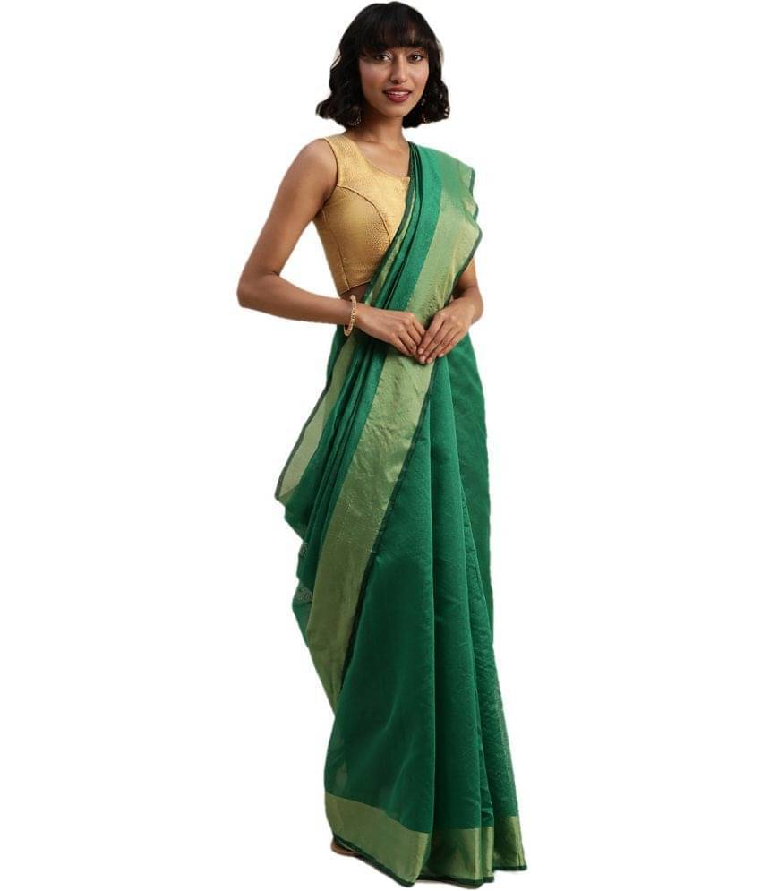 YUGAVEERAA Net Cut Outs Saree With Unstitched Blouse Piece ( Green ) YUGAVEERAA Net Cut Outs Saree With Unstitched Blouse Piece ( Green )