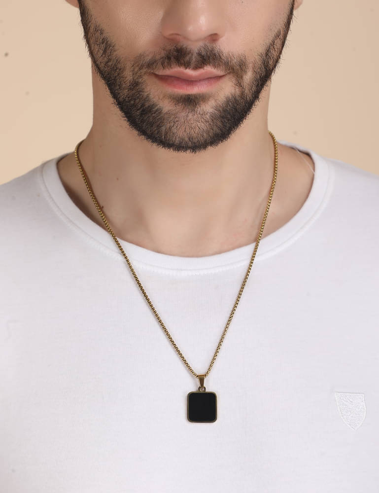     			FASHION FRILL Gold Pendant ( Pack of 1 )