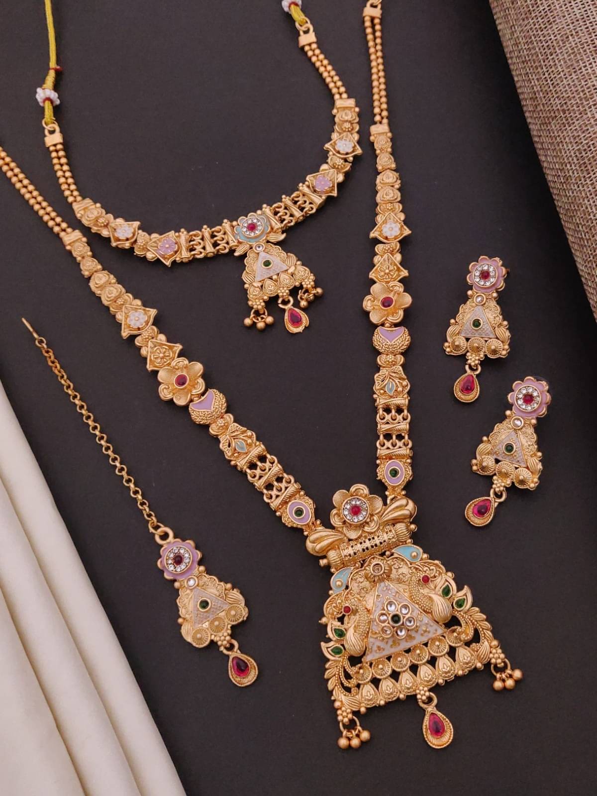     			TKRB SALES Gold Copper Necklace Set ( Pack of 1 )
