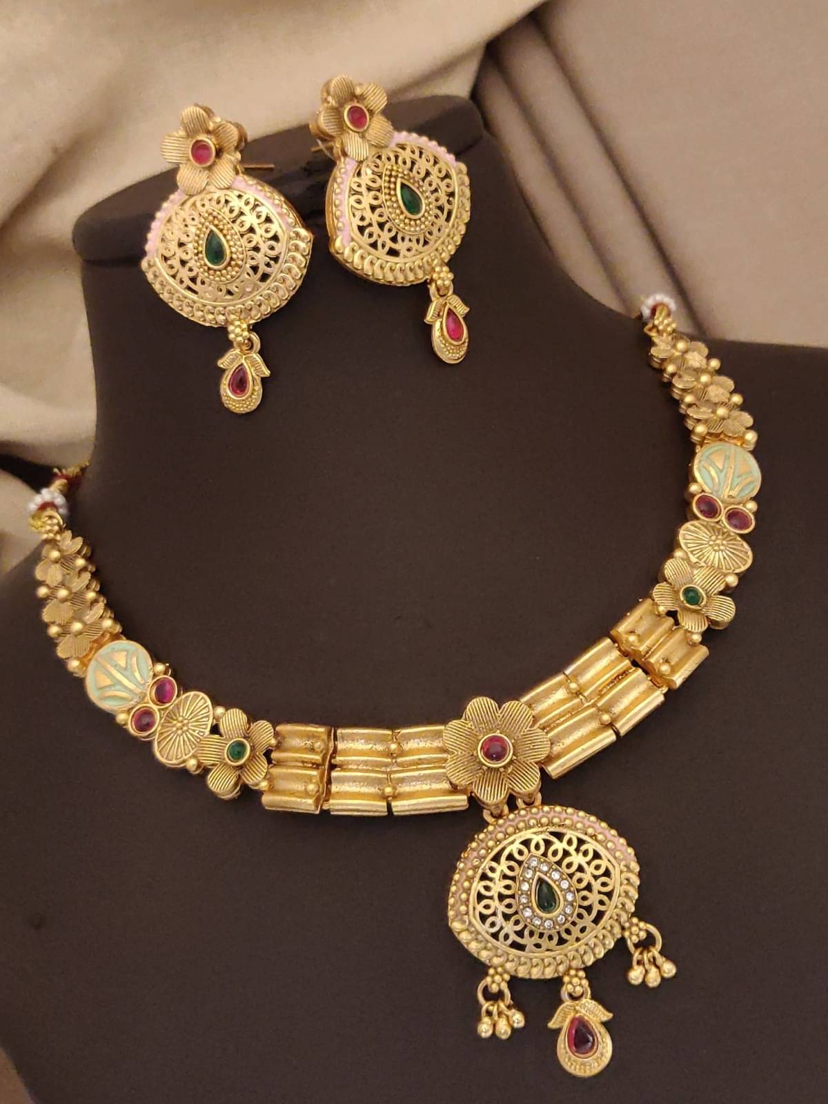     			TKRB SALES Gold Copper Necklace Set ( Pack of 1 )