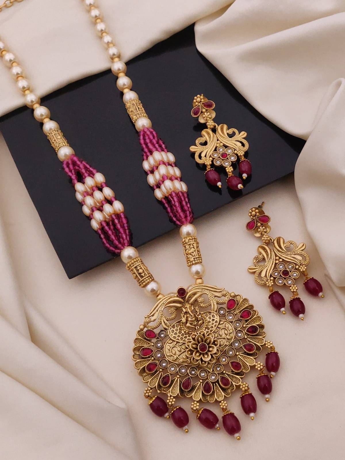     			TKRB SALES Gold Copper Necklace Set ( Pack of 1 )