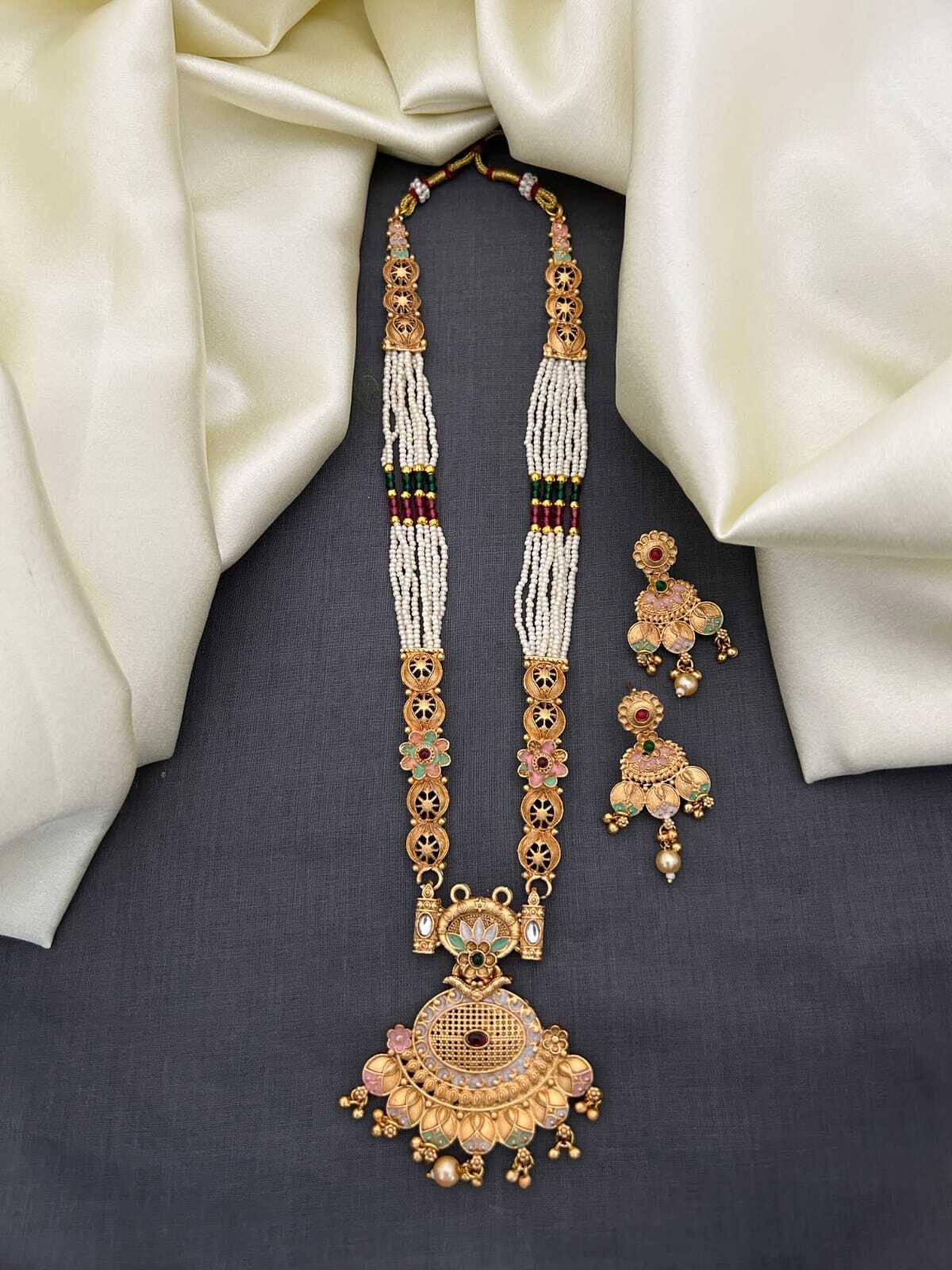     			TKRB SALES Gold Copper Necklace Set ( Pack of 1 )