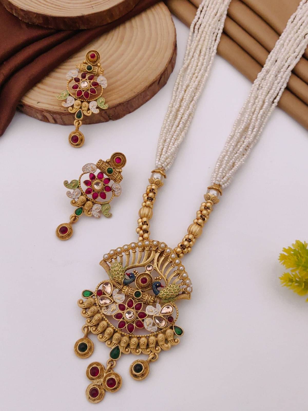     			TKRB SALES Gold Copper Necklace Set ( Pack of 1 )